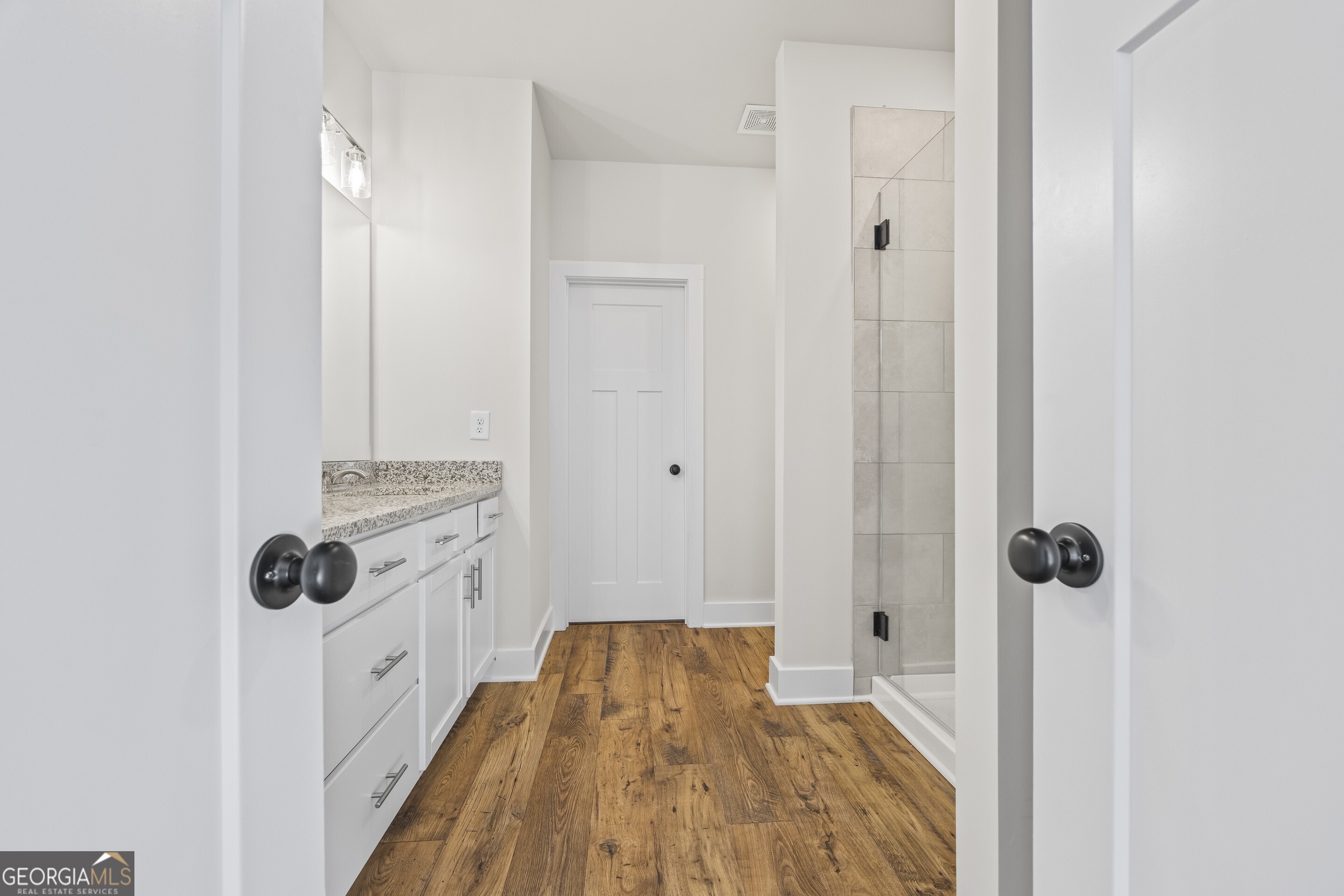 Hartwell, Georgia 30643, United States, 5 Bedrooms Bedrooms, ,4 BathroomsBathrooms,Residential,Active,163140