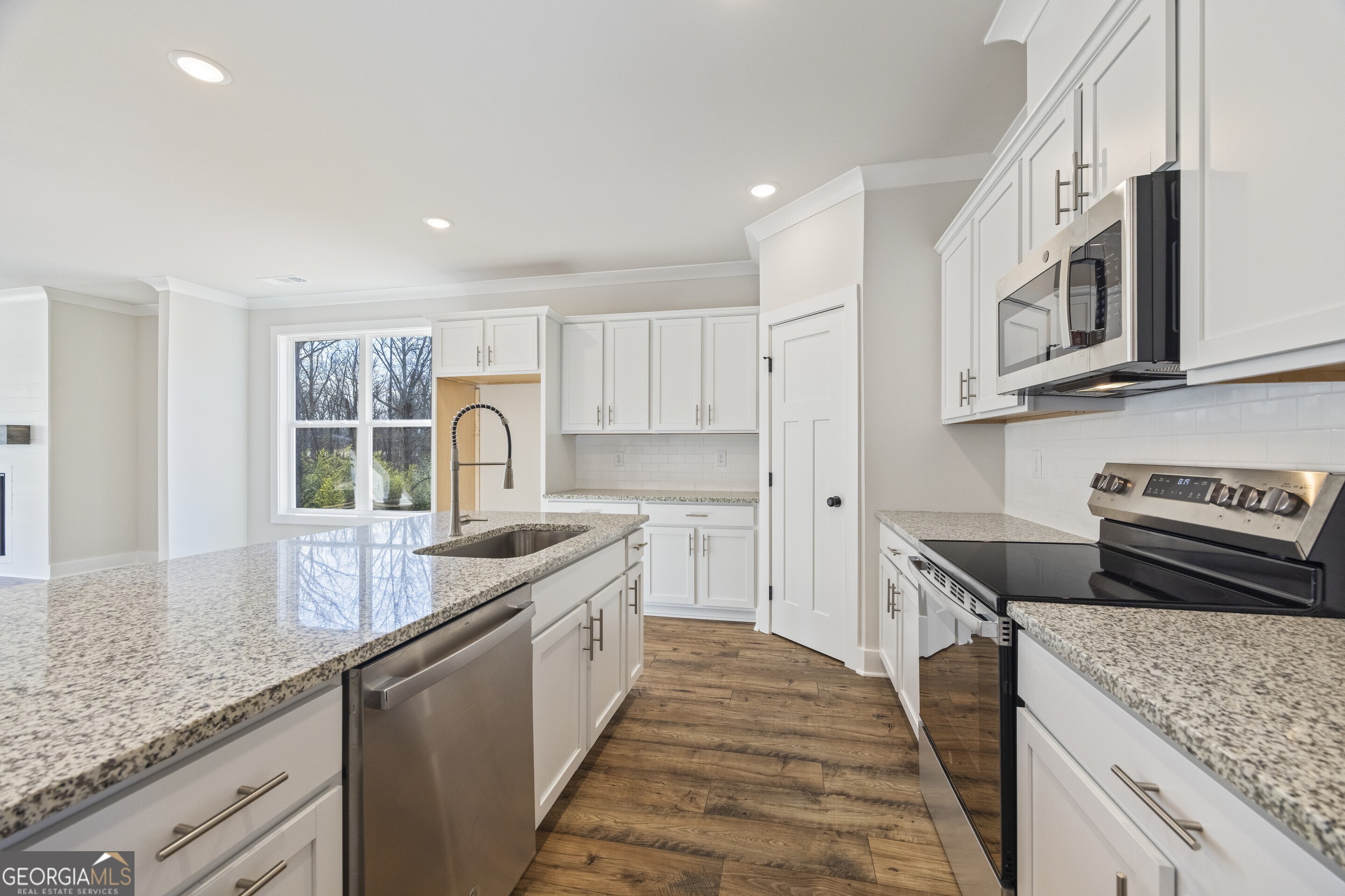 Hartwell, Georgia 30643, United States, 5 Bedrooms Bedrooms, ,4 BathroomsBathrooms,Residential,Active,163140