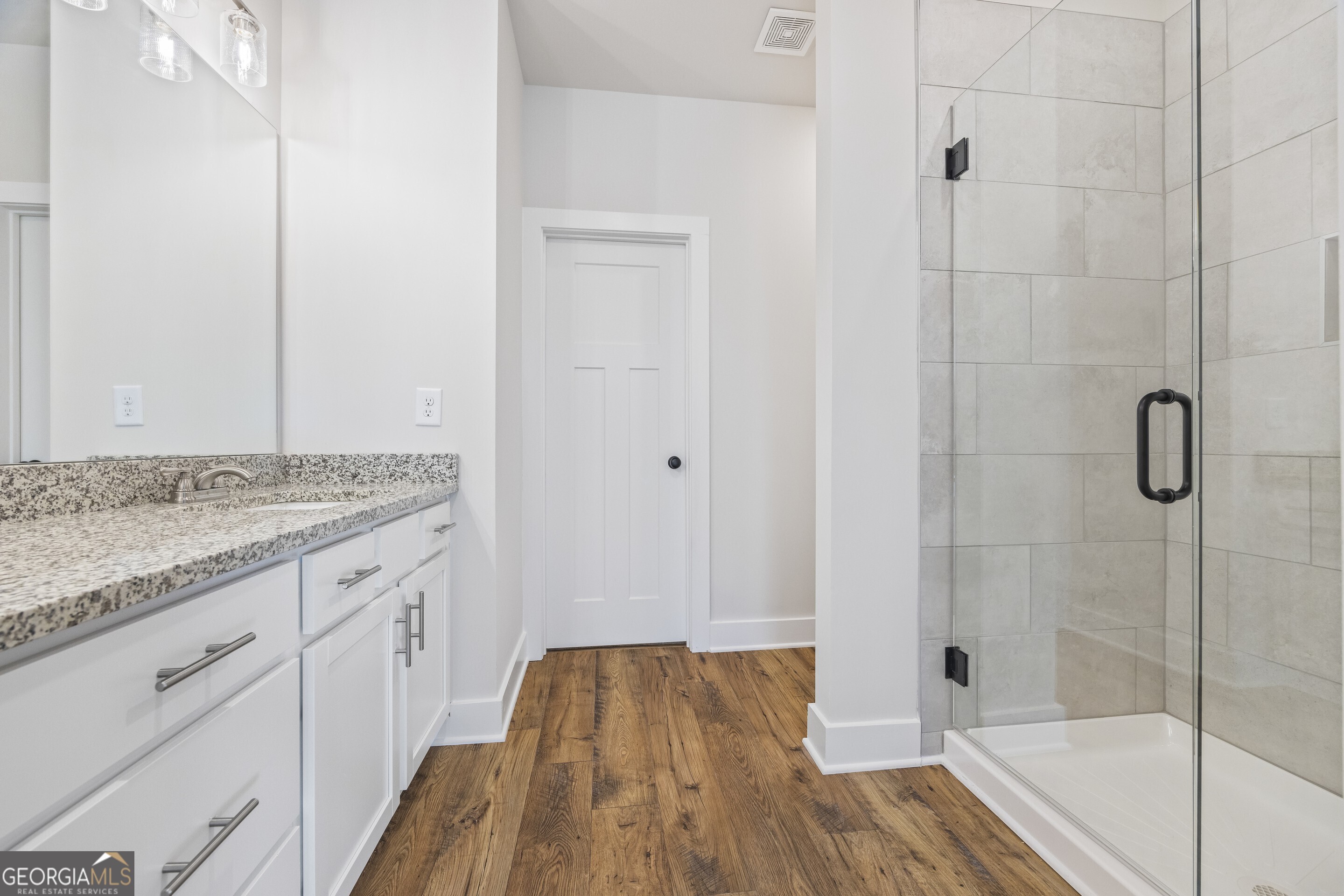 Hartwell, Georgia 30643, United States, 5 Bedrooms Bedrooms, ,4 BathroomsBathrooms,Residential,Active,163140