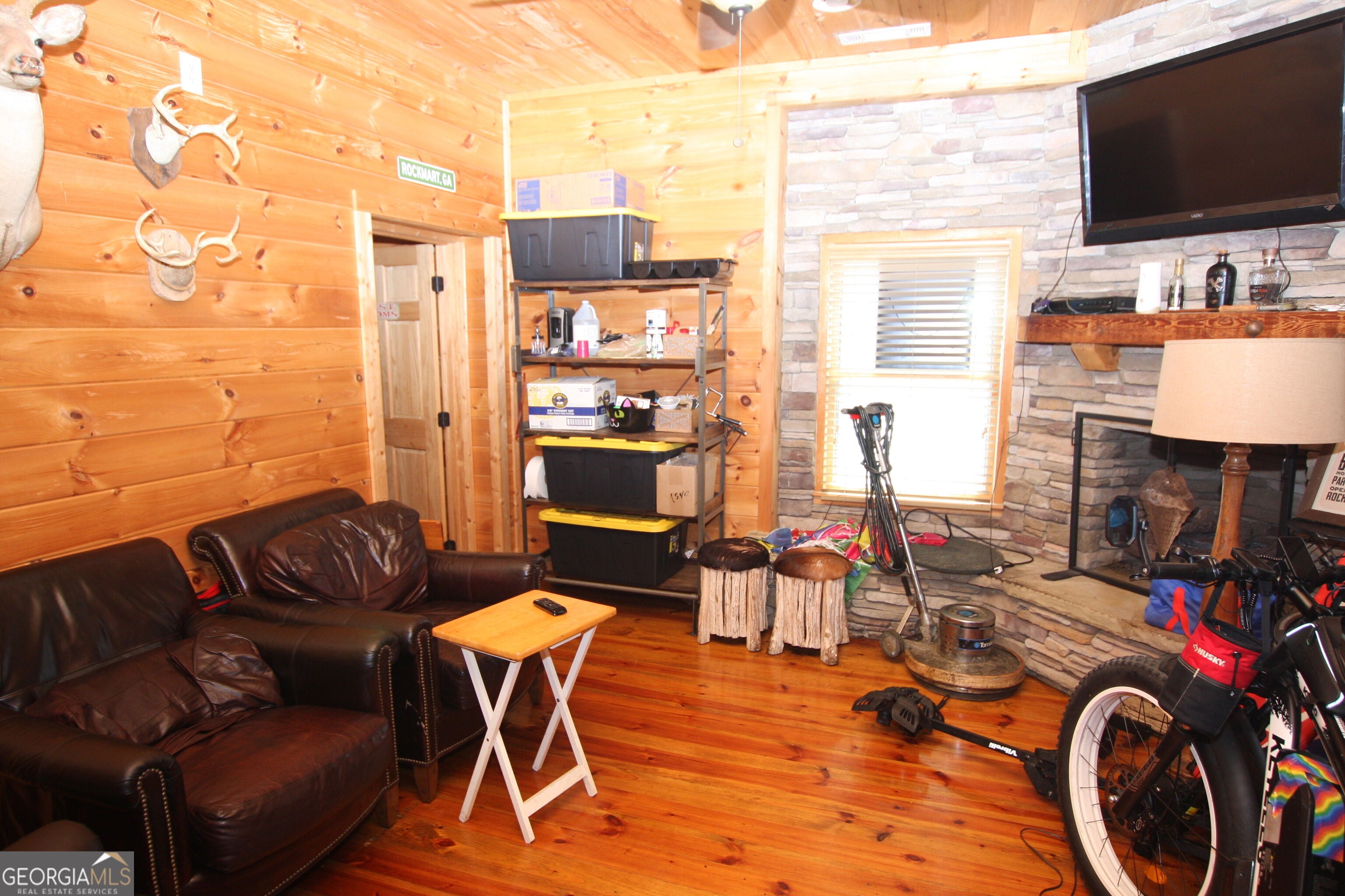 103 W Elm ST