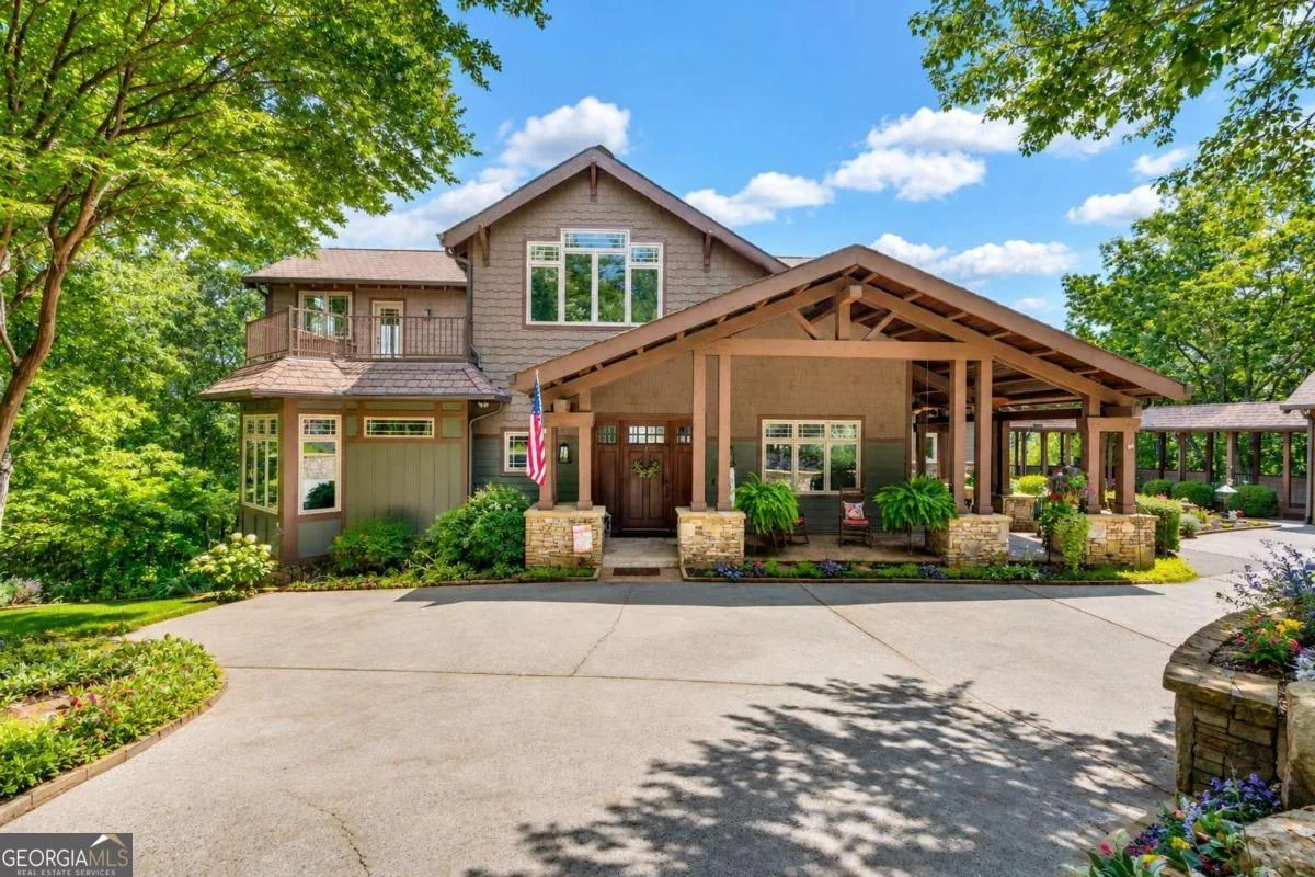 52 Waterside Drive SE
