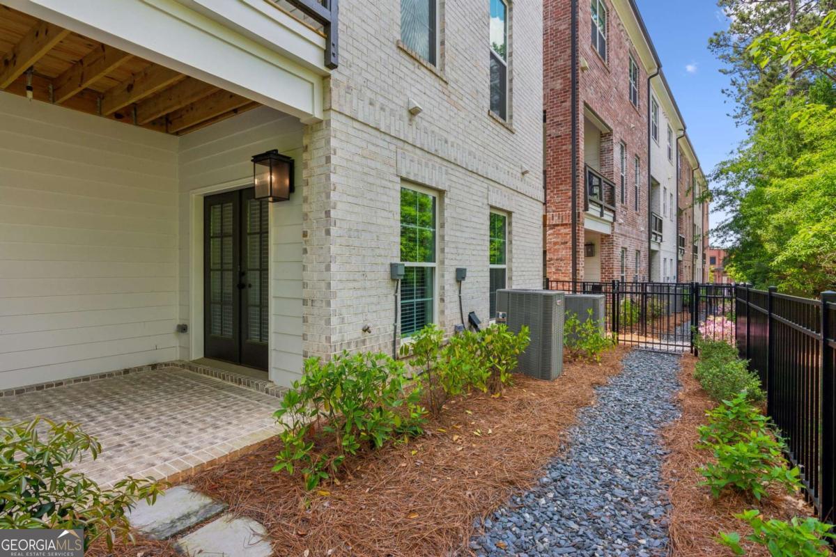 The Maxwell - Residential Lease