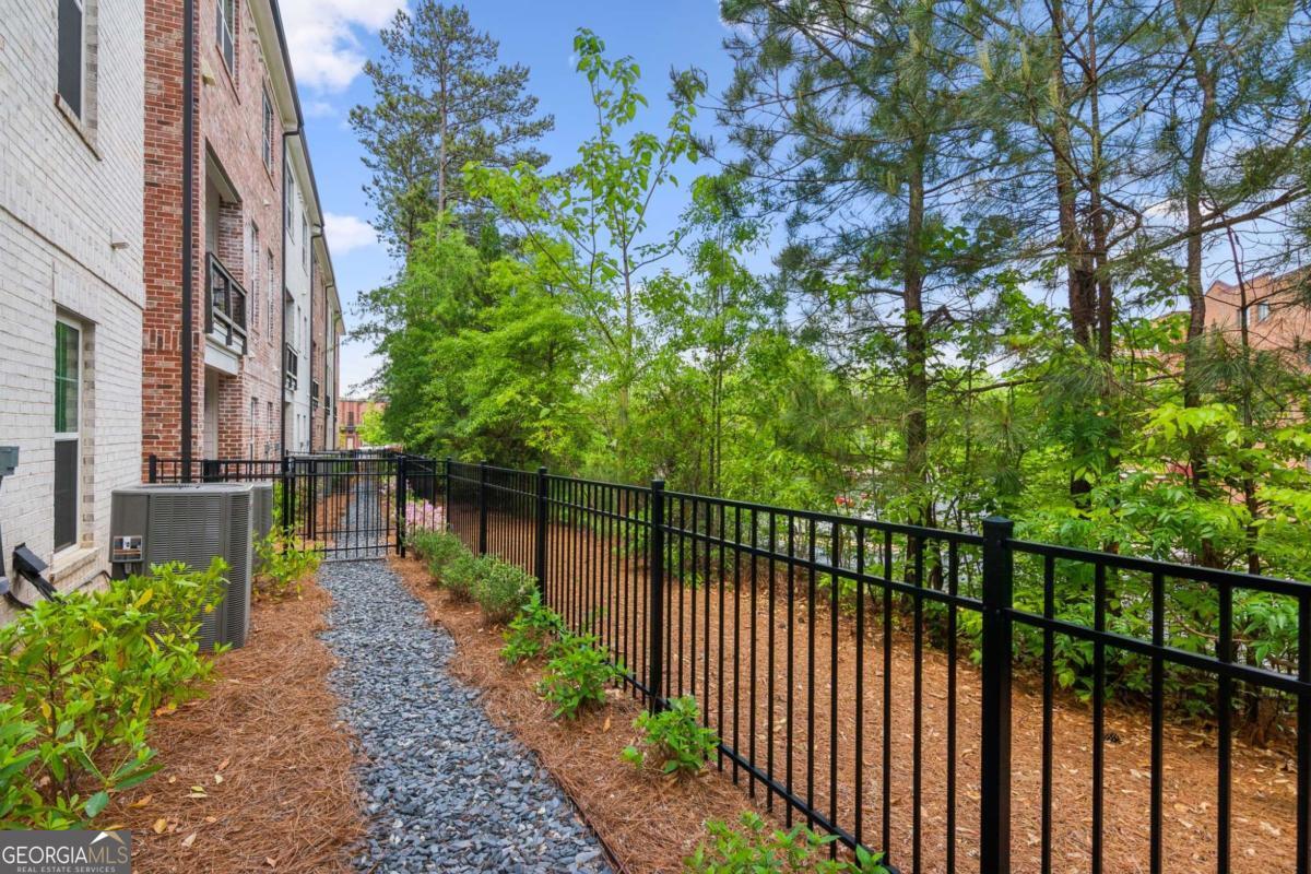 The Maxwell - Residential Lease