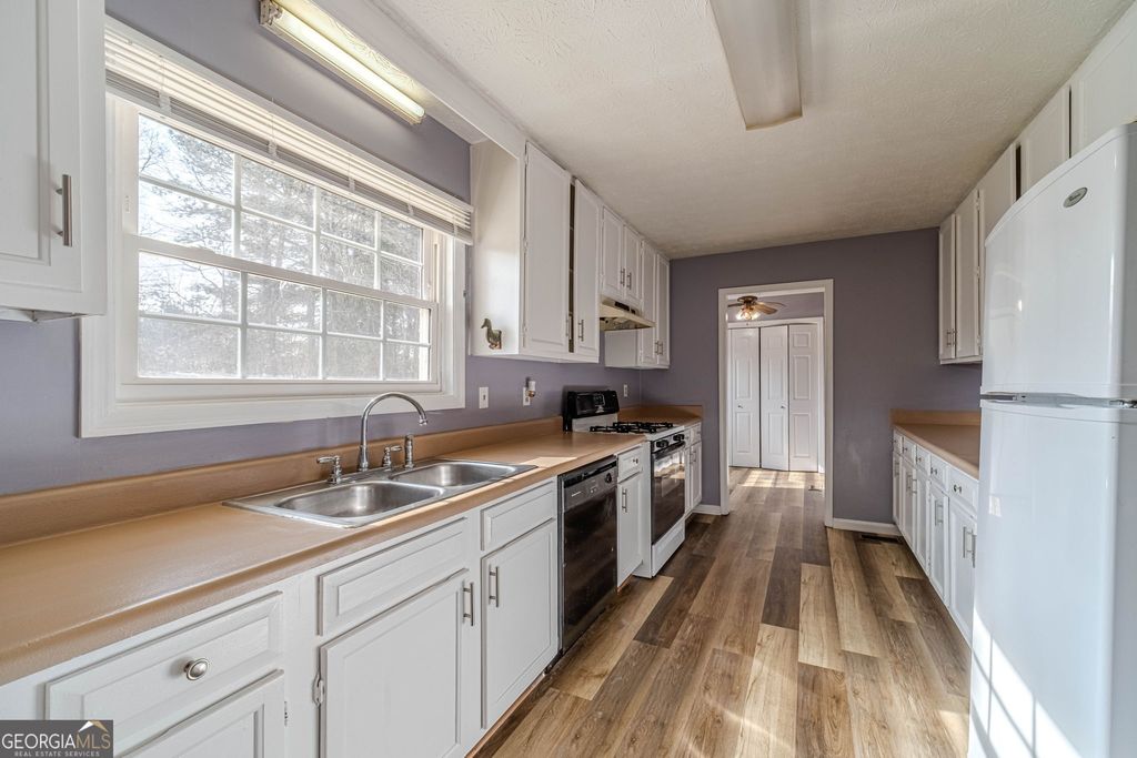 Photo of 3101 Brooks Drive, Snellville, GA 30078 (MLS # 10669538)