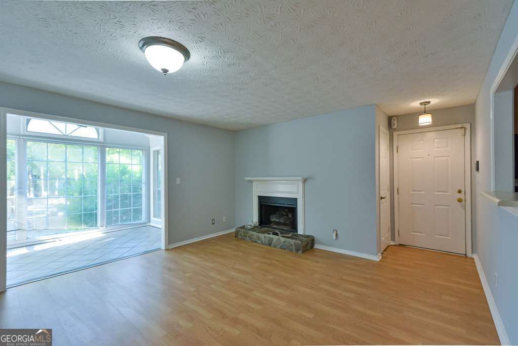 1904 Country Park DR SE