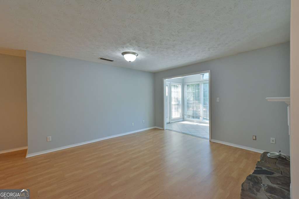 1904 Country Park DR SE