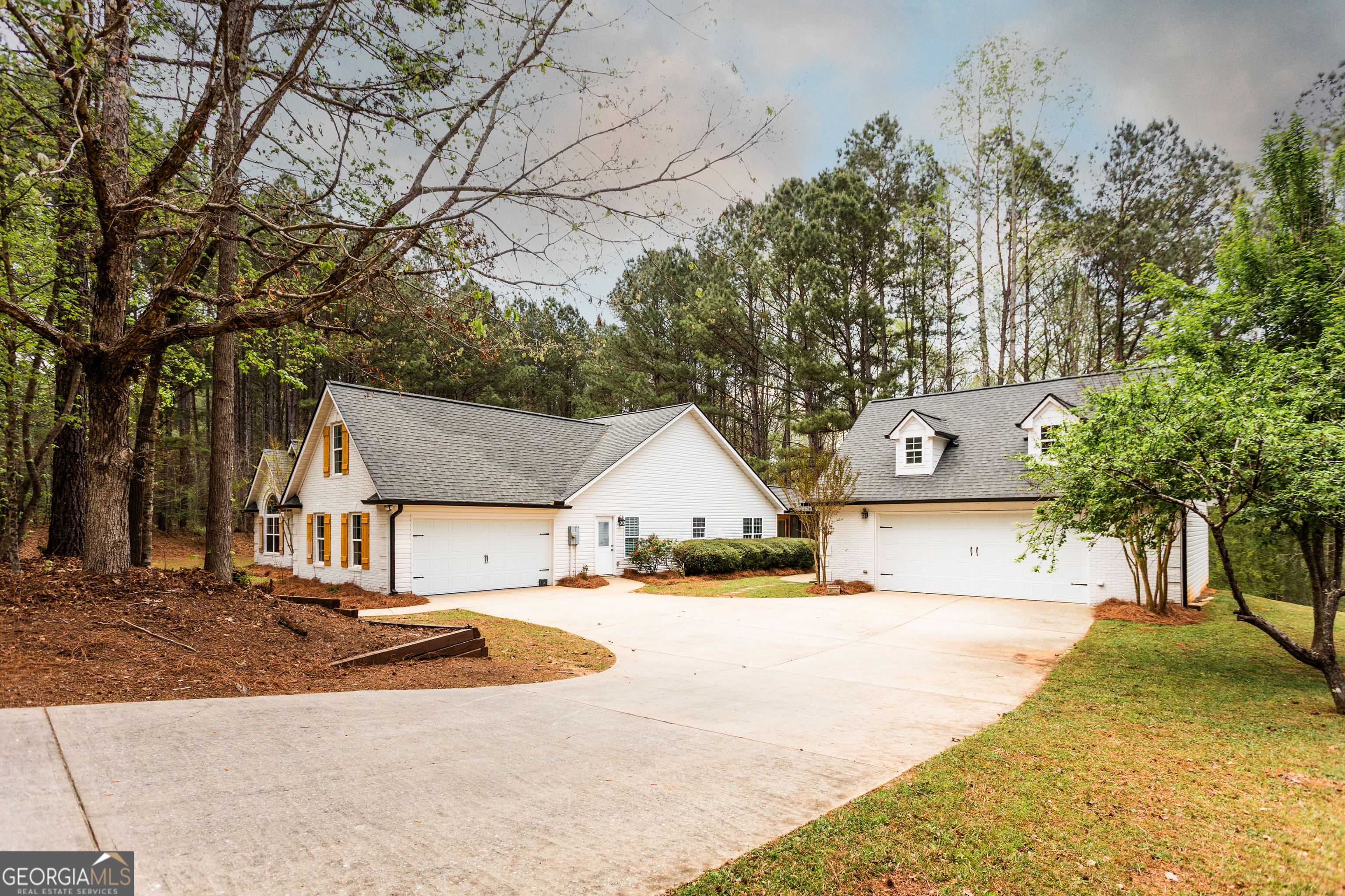 1020 Brenda LN