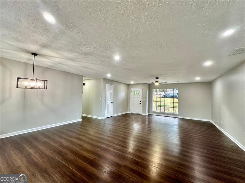 8198 Winewood CT