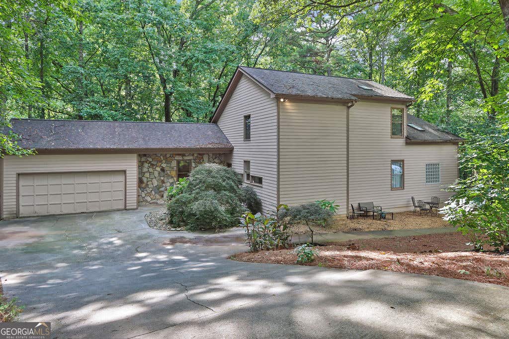 Photo of 8760 S Mount Drive, Alpharetta, GA 30022 (MLS # 10799456)