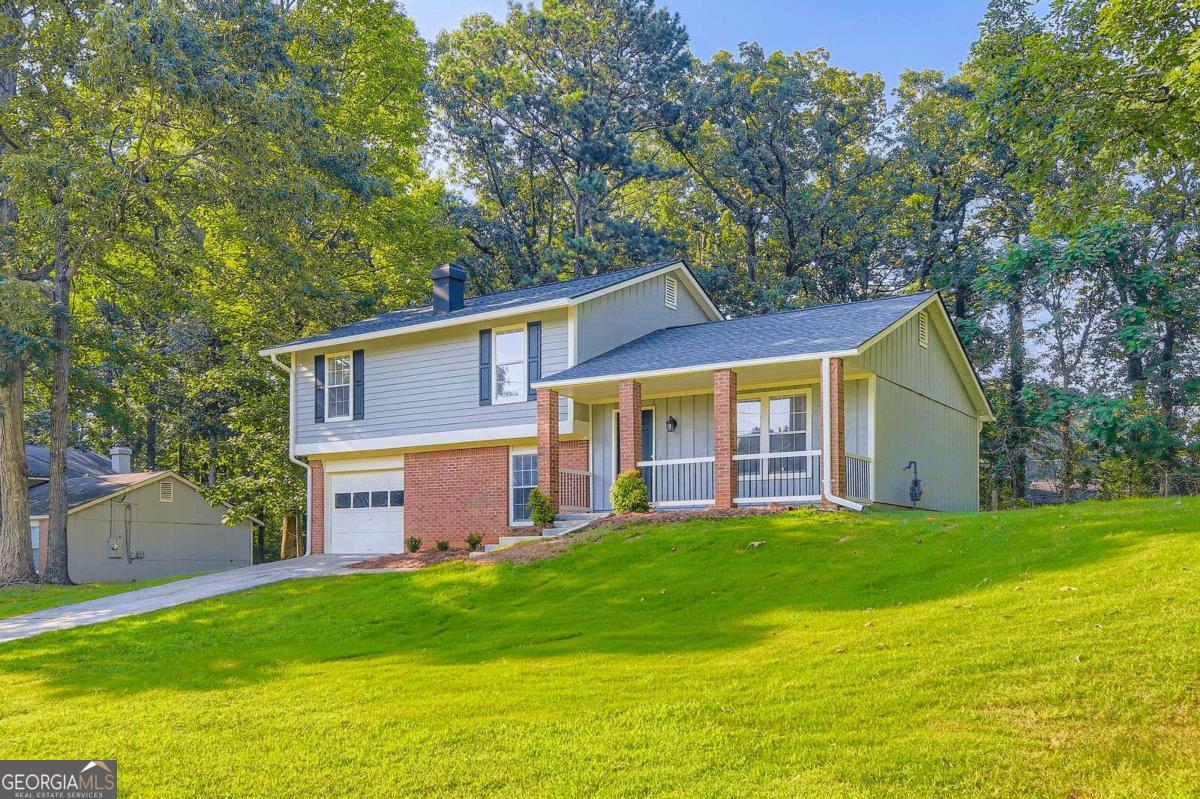 2365 Rock Hollow DR