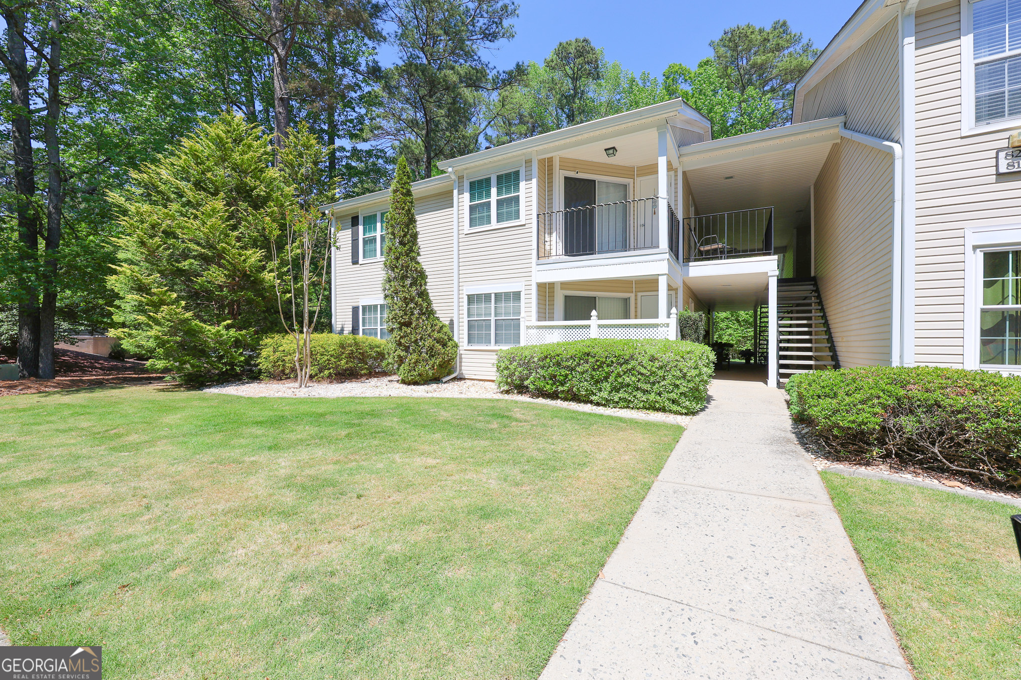 823 Ridgefield DR