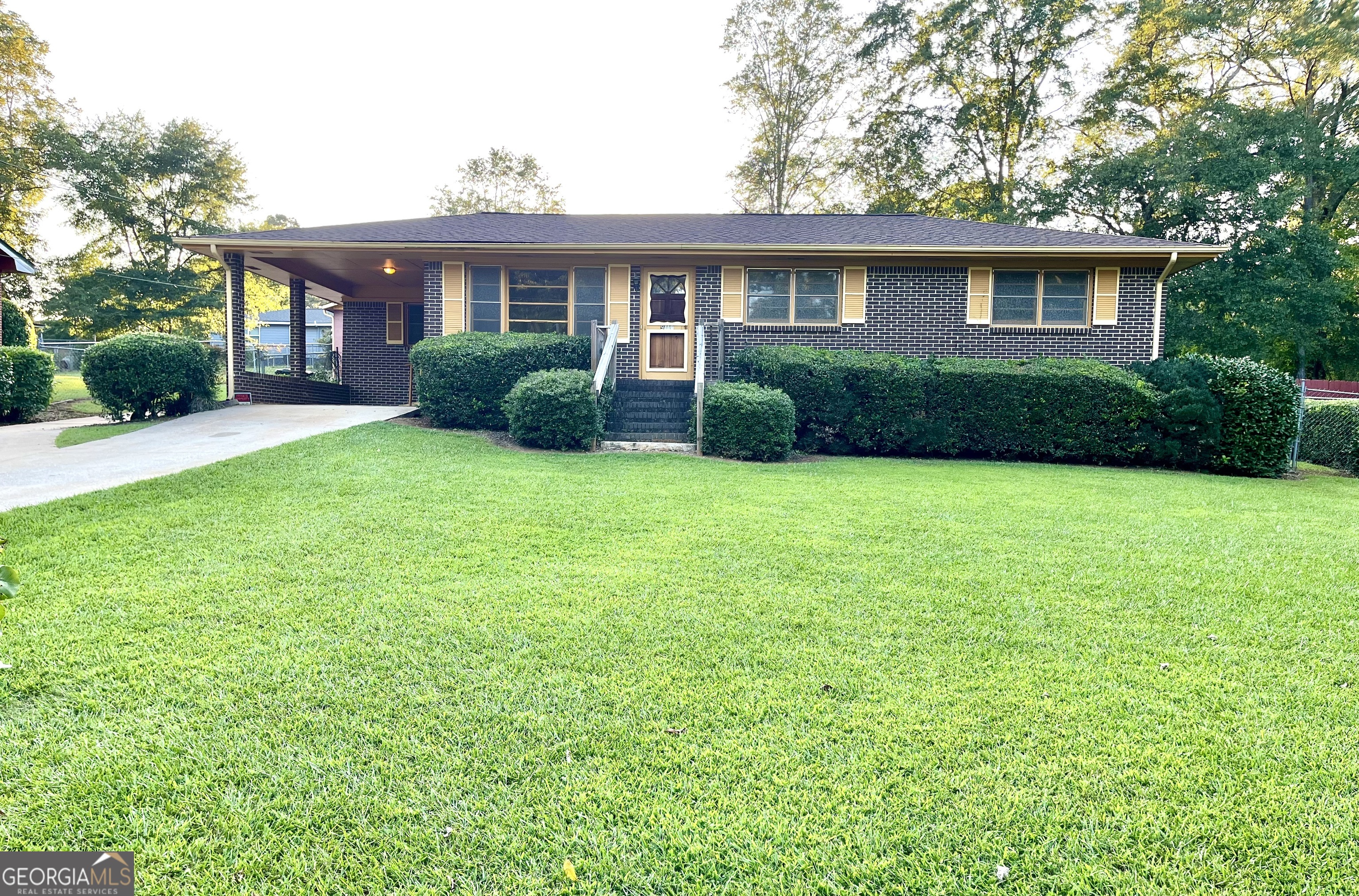 This property was owned by one owner and has tremendous potential for several types of buyers! you won't want to sleep on this 3 bedroom charmer that also includes 2 bathrooms, a family room, living and laundry rooms. This 4-sided brick features a newer roof, original hardwood floors, fresh paint, and new LPV flooring. There is so much you can do to truly make this a remarkable property. Having a large, fenced backyard and patio add to the enjoyment of weekend bar-b-ques and get-togethers. The additional detached garage provides additional storage and parking.
