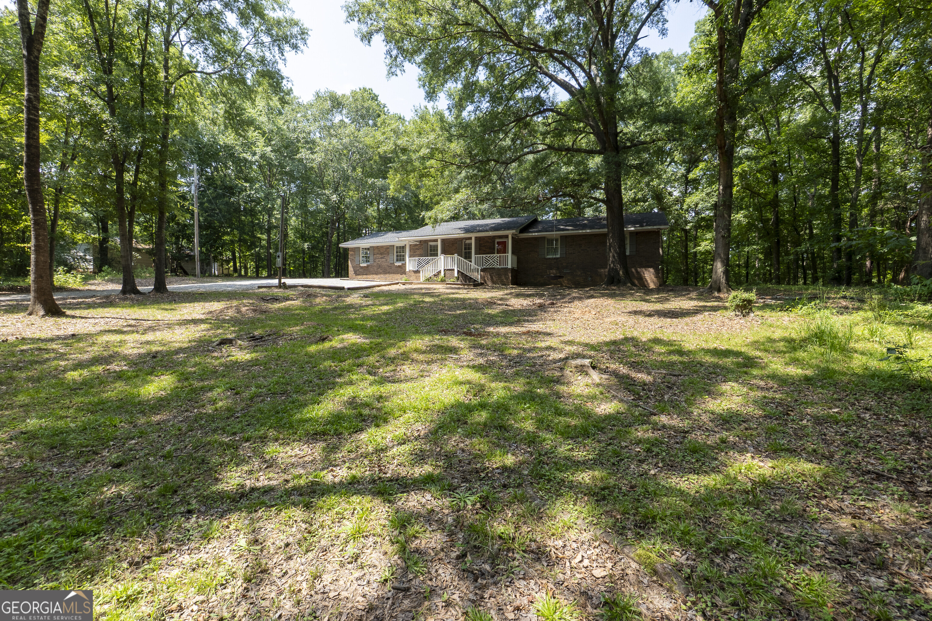235 E Colonial DR