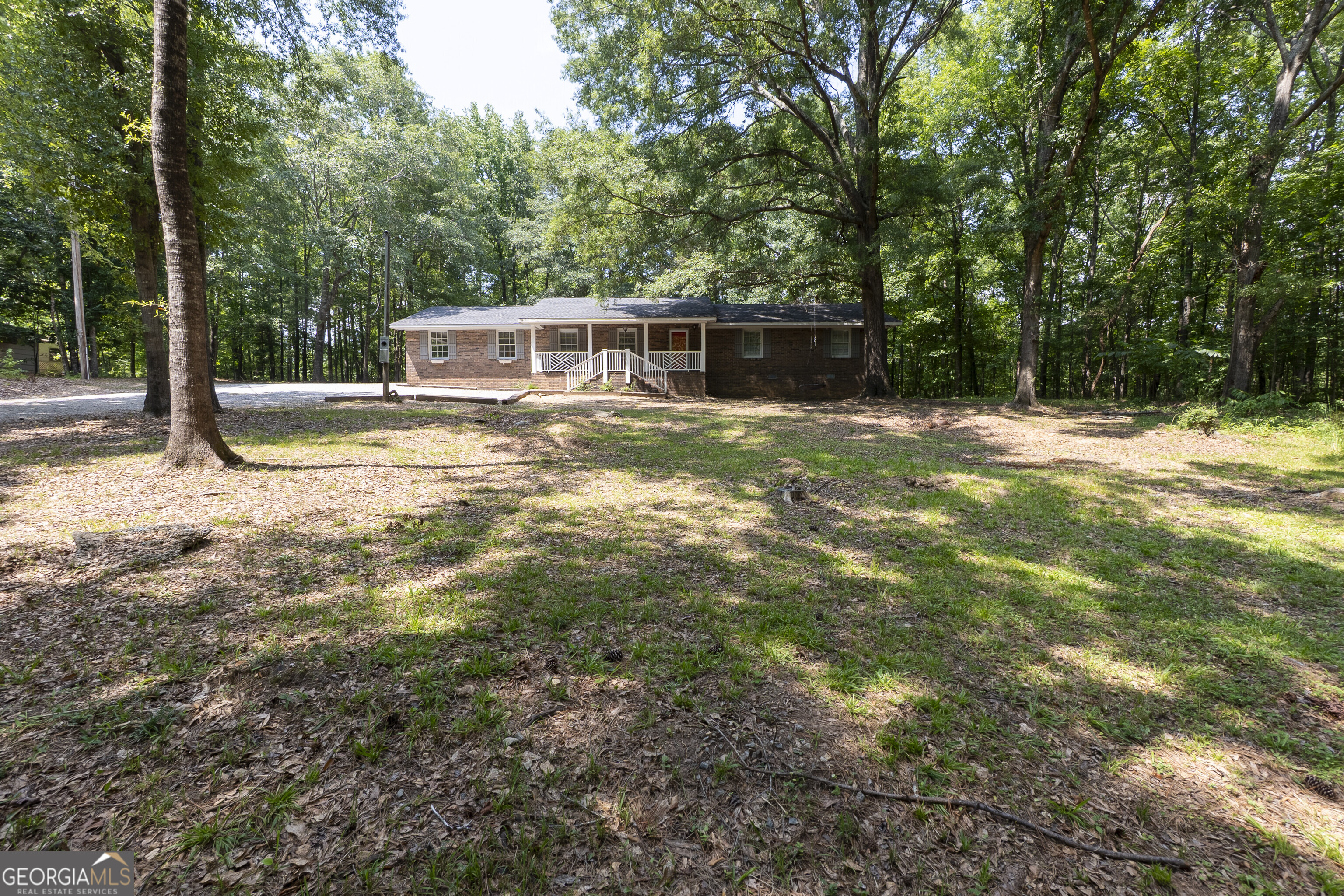235 E Colonial DR