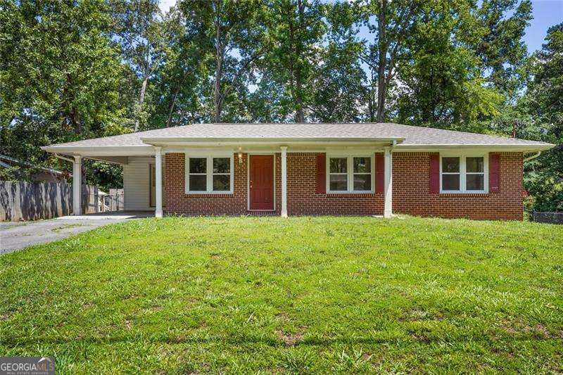 3 Bedroom 2 Bath ranch located close to I75, Town Center Mall, Kennesaw University, great shopping & upscale restaurants. Features include Luxury Vinyl Plank Floor, newer Quartz kitchen countertop, new self-cleaning oven, range hood & dishwasher, tile baths, newer windows & blinds throughout, new lighting & more. Covered front porch, large, refurbished back deck, fenced backyard plus an outbuilding for extra storage. There is a one car carport but plenty of room for more cars. Owner is looking for a 2yr lease. NO smoking & NO pets.