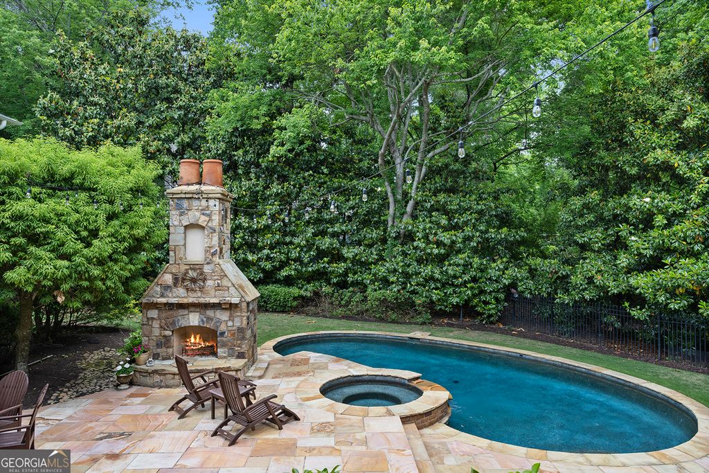 Photo of 2000 Lancaster Square, Roswell, GA 30076 (MLS # 10760868)