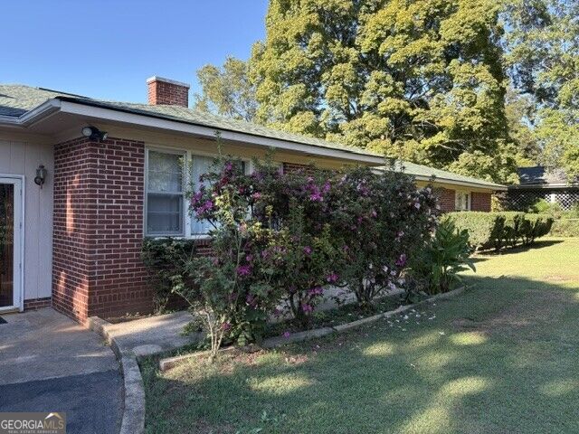 Photo of 300 E Belmont Dr, Calhoun, GA 30701 (MLS # 10869673)