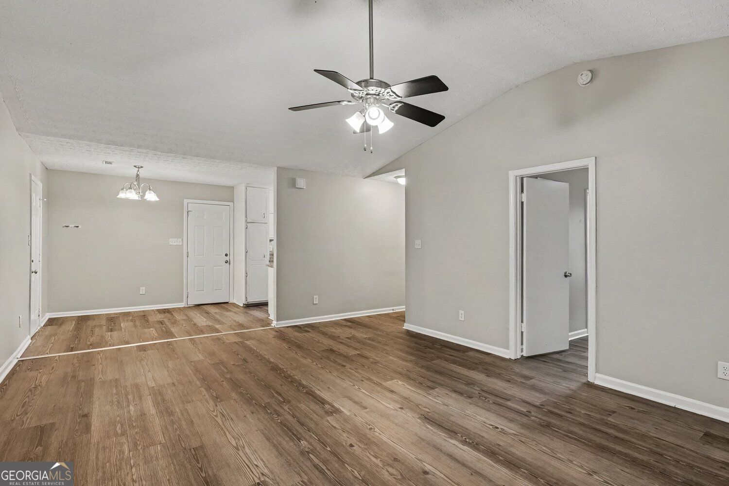 105 Rosebud LN