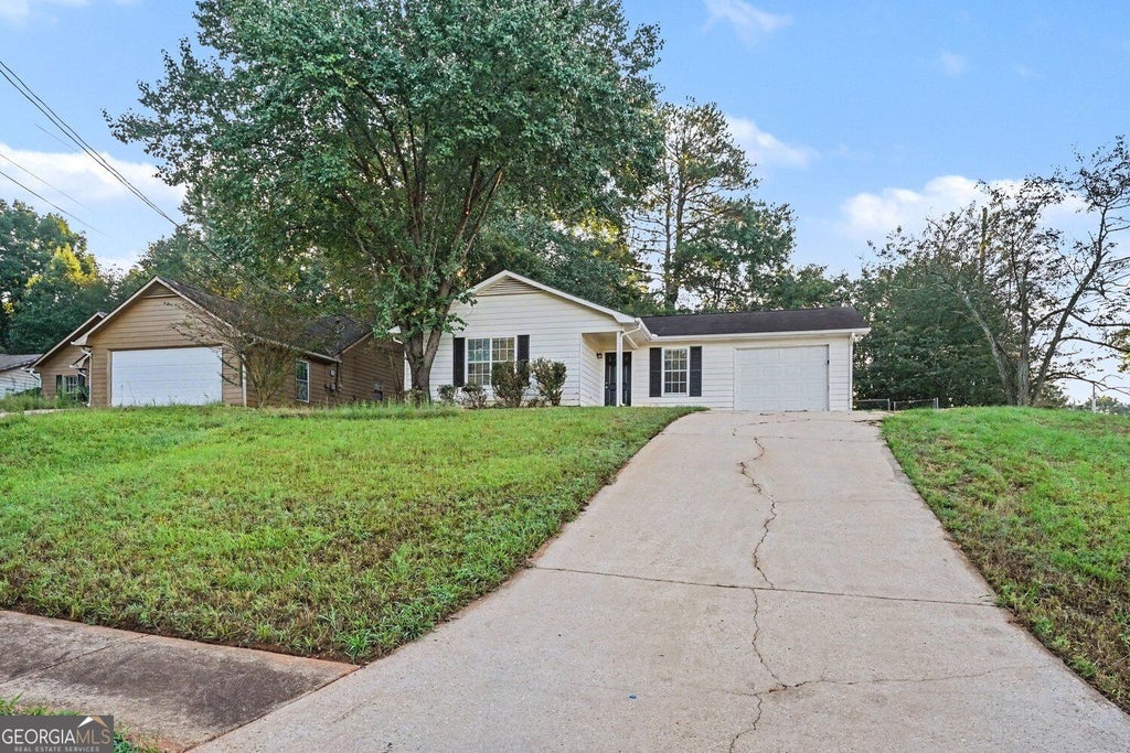 Photo of 105 Rosebud Lane, McDonough, GA 30253 (MLS # 10849350)