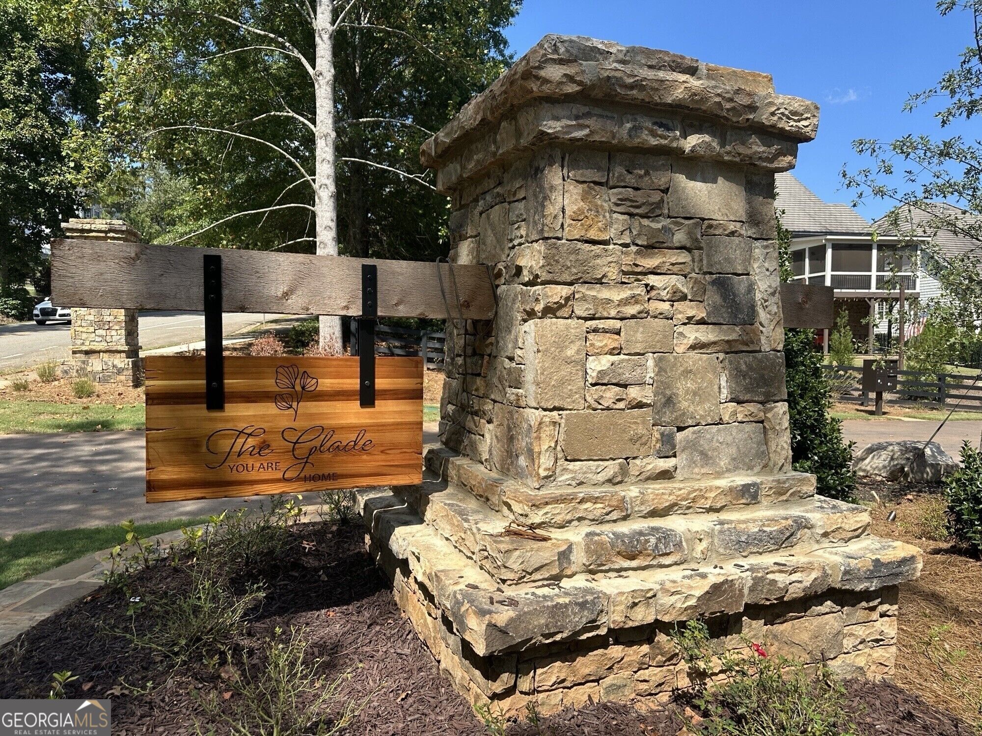 2390 Glade Overlook