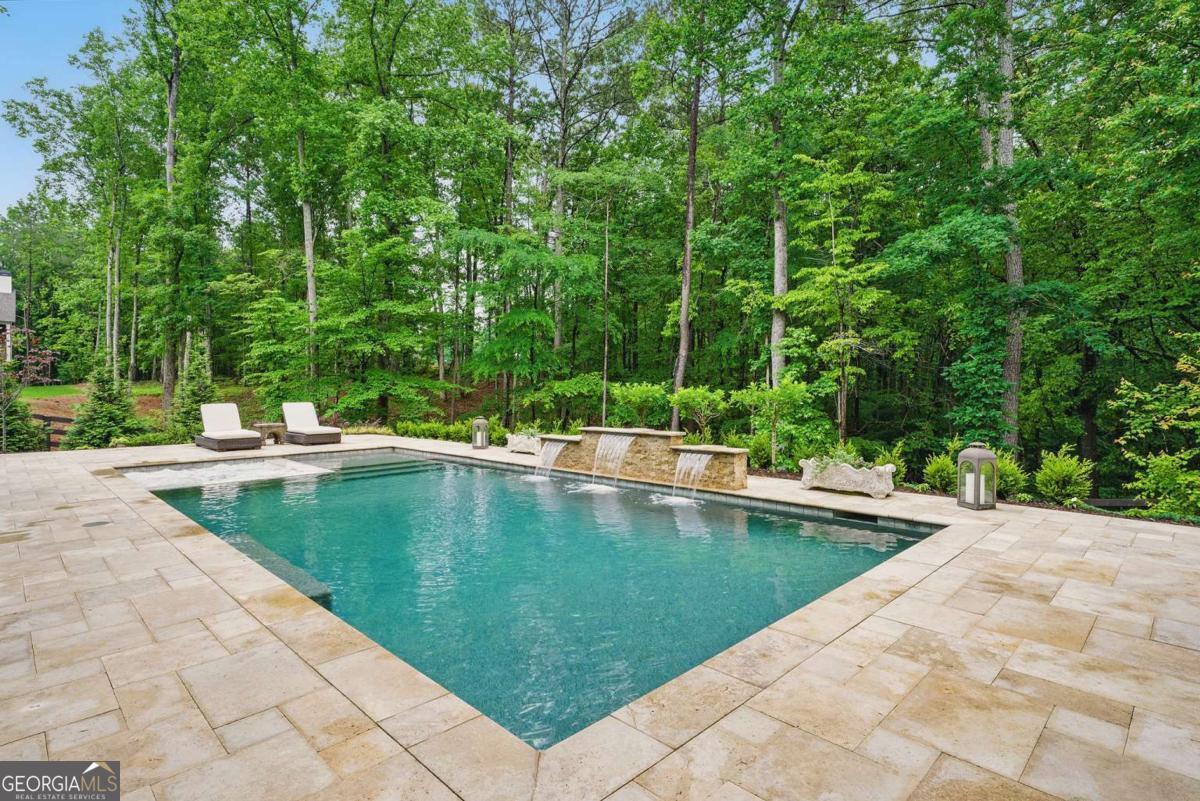 131 Forsyth Park LN