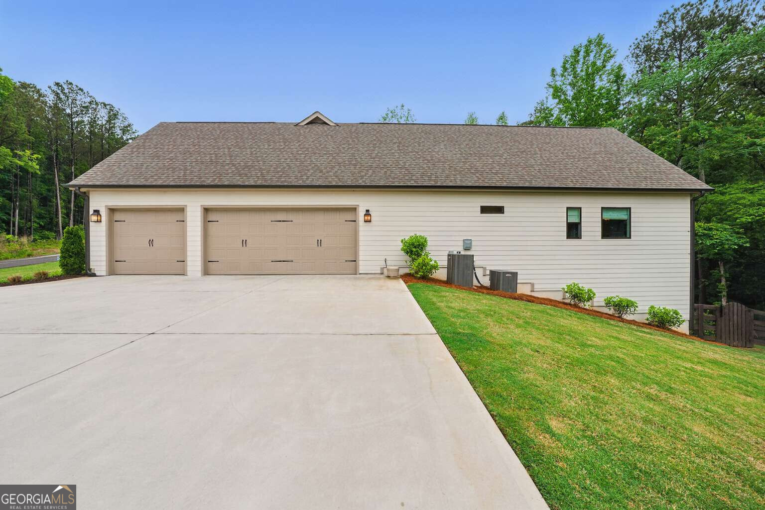 131 Forsyth Park LN