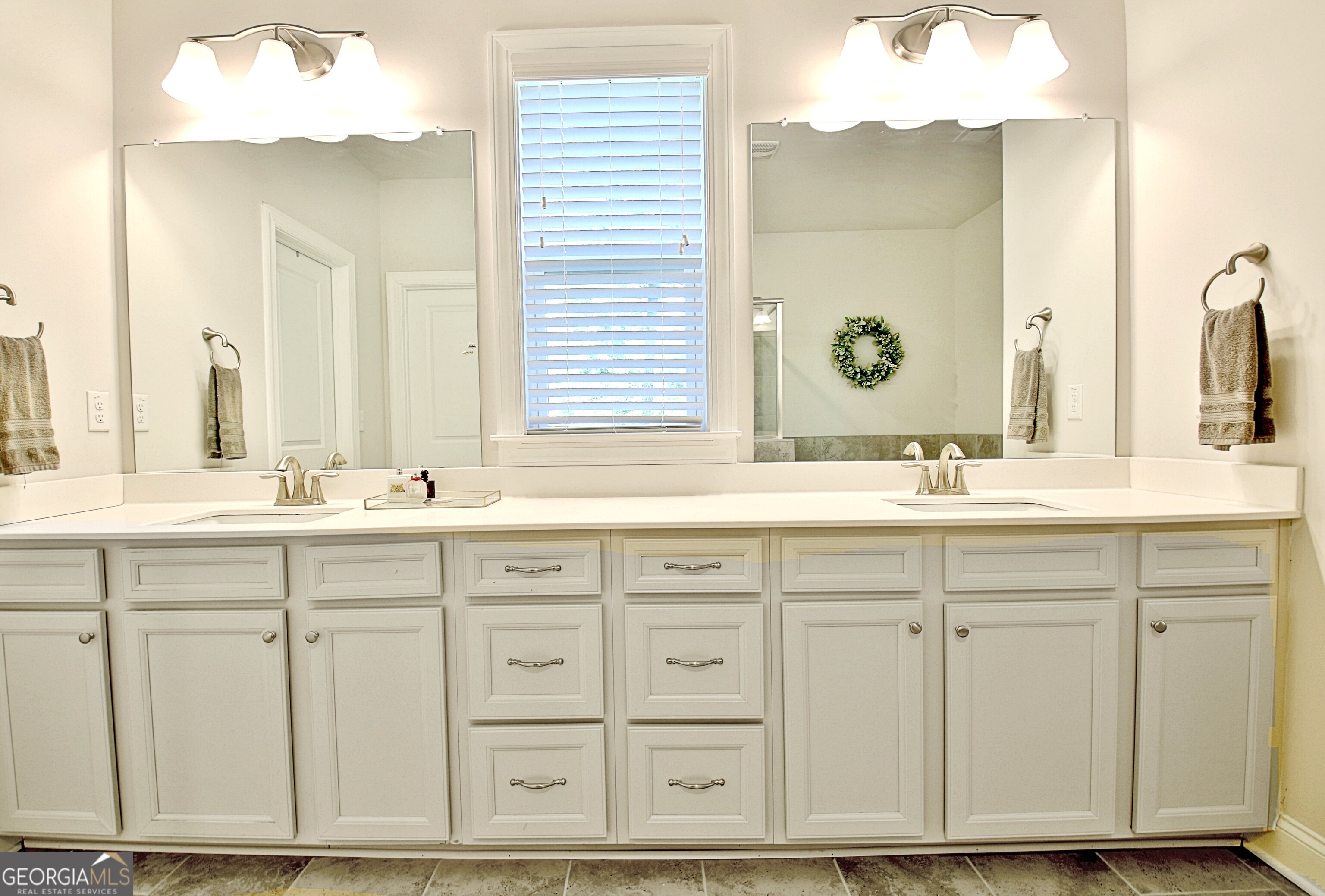 Peachtree City, Georgia 30269, United States, 5 Bedrooms Bedrooms, ,3 BathroomsBathrooms,Residential,Active,207884