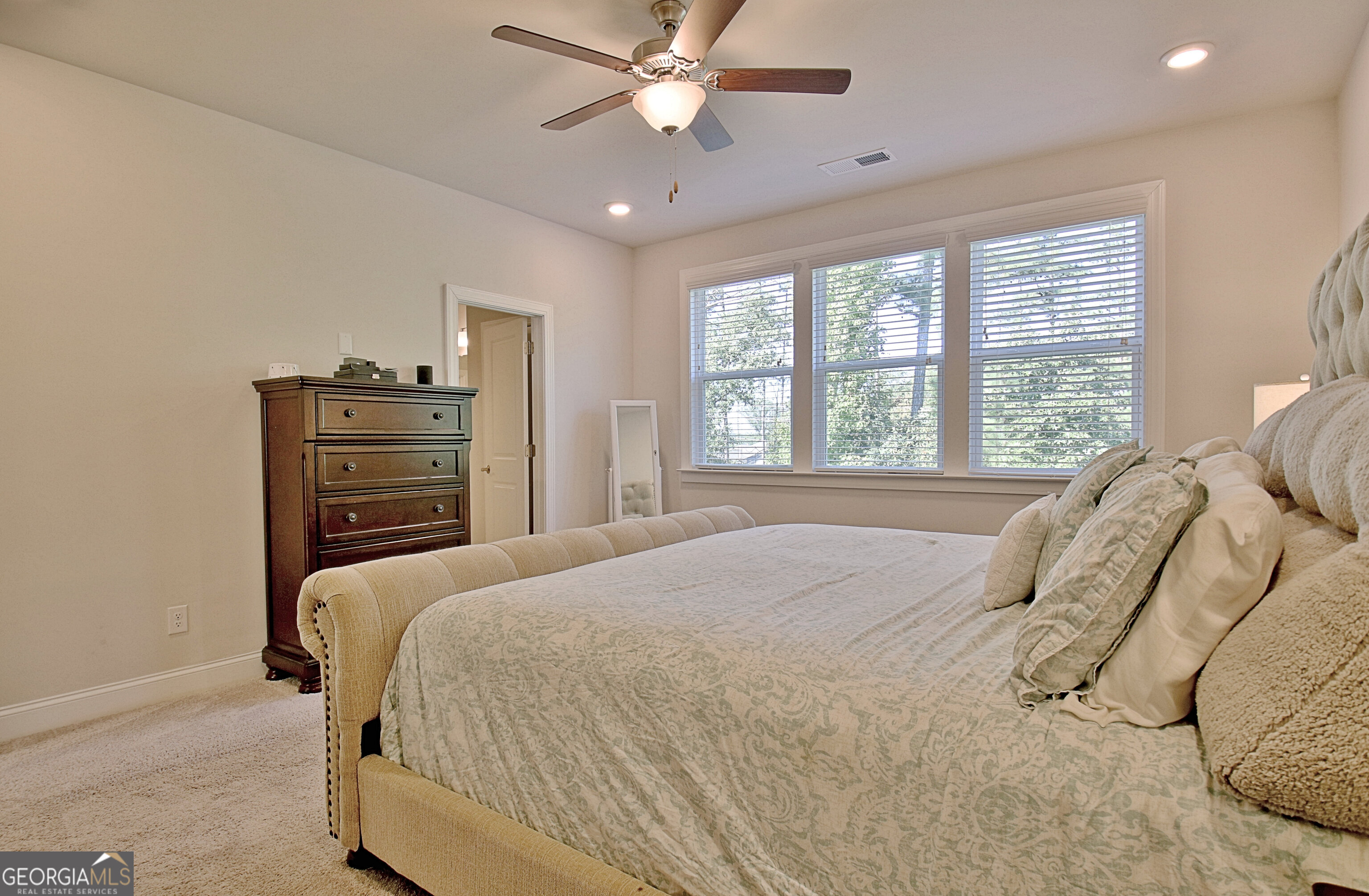 Peachtree City, Georgia 30269, United States, 5 Bedrooms Bedrooms, ,3 BathroomsBathrooms,Residential,Active,207884