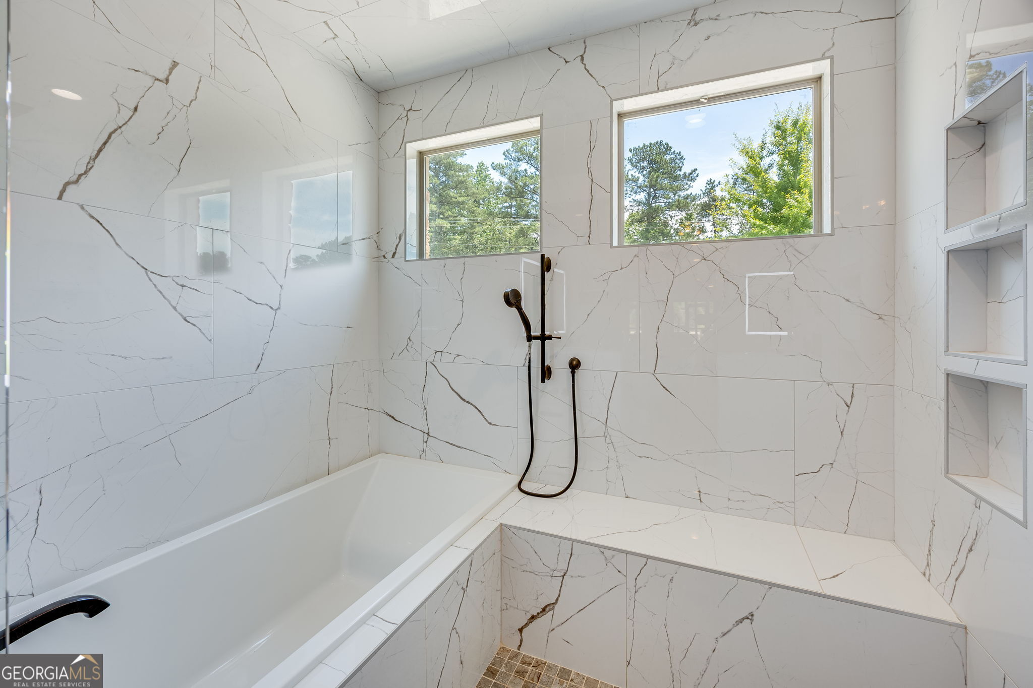 Flowery Branch, Georgia 30542, United States, 4 Bedrooms Bedrooms, ,6 BathroomsBathrooms,Residential,Active,155348