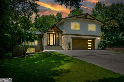 2116 Strasburg CT Dunwoody GA 30338