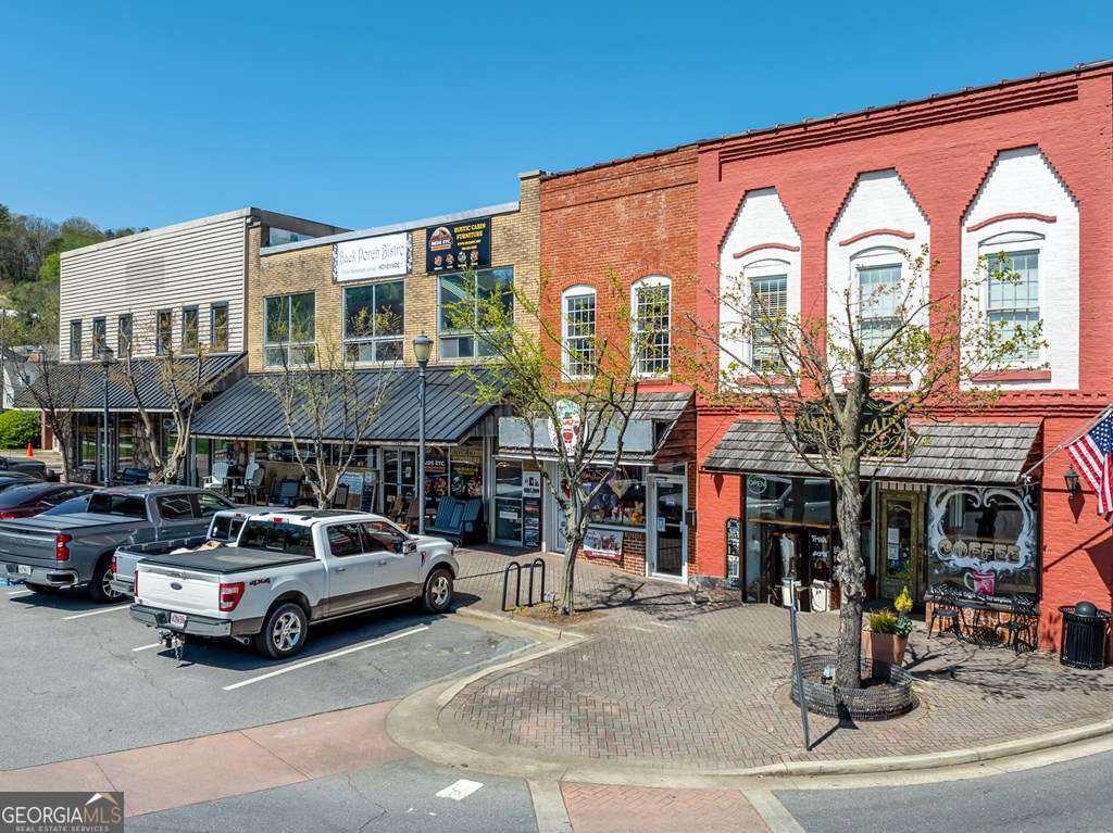 4 Northside SQ