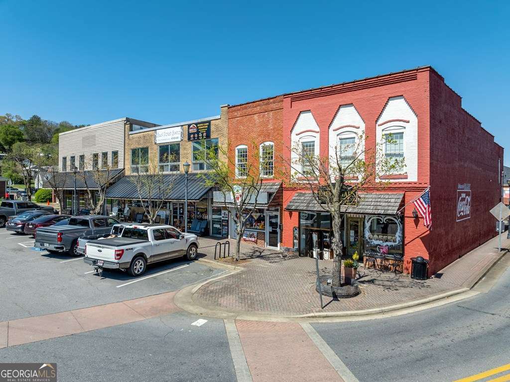 4 Northside SQ