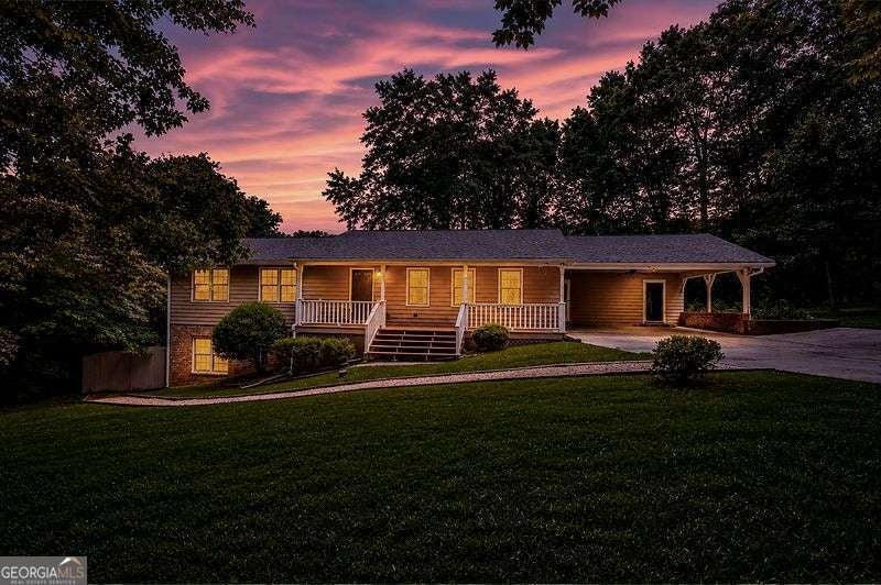 Photo of 43 Blackfoot Trail SW, Cartersville, GA 30120 (MLS # 10820843)