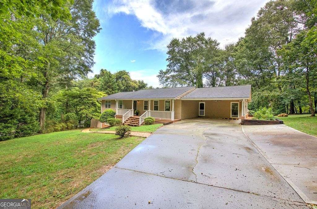 Photo of 43 Blackfoot Trail SW, Cartersville, GA 30120 (MLS # 10820843)