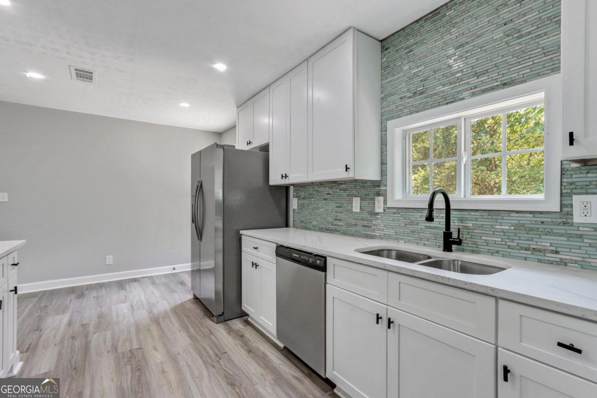 169 Sedgefield DR