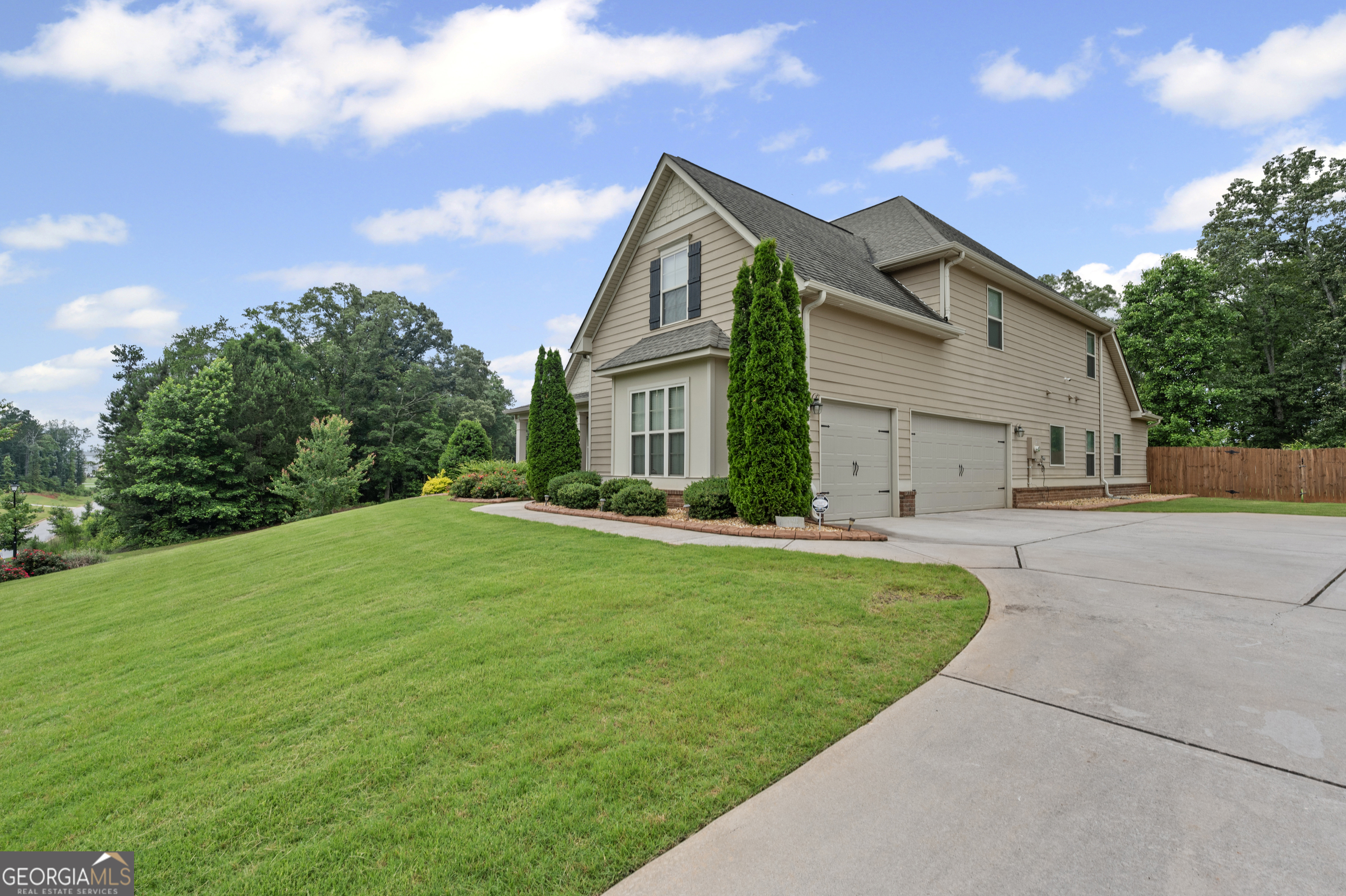 108 Donovan AVE