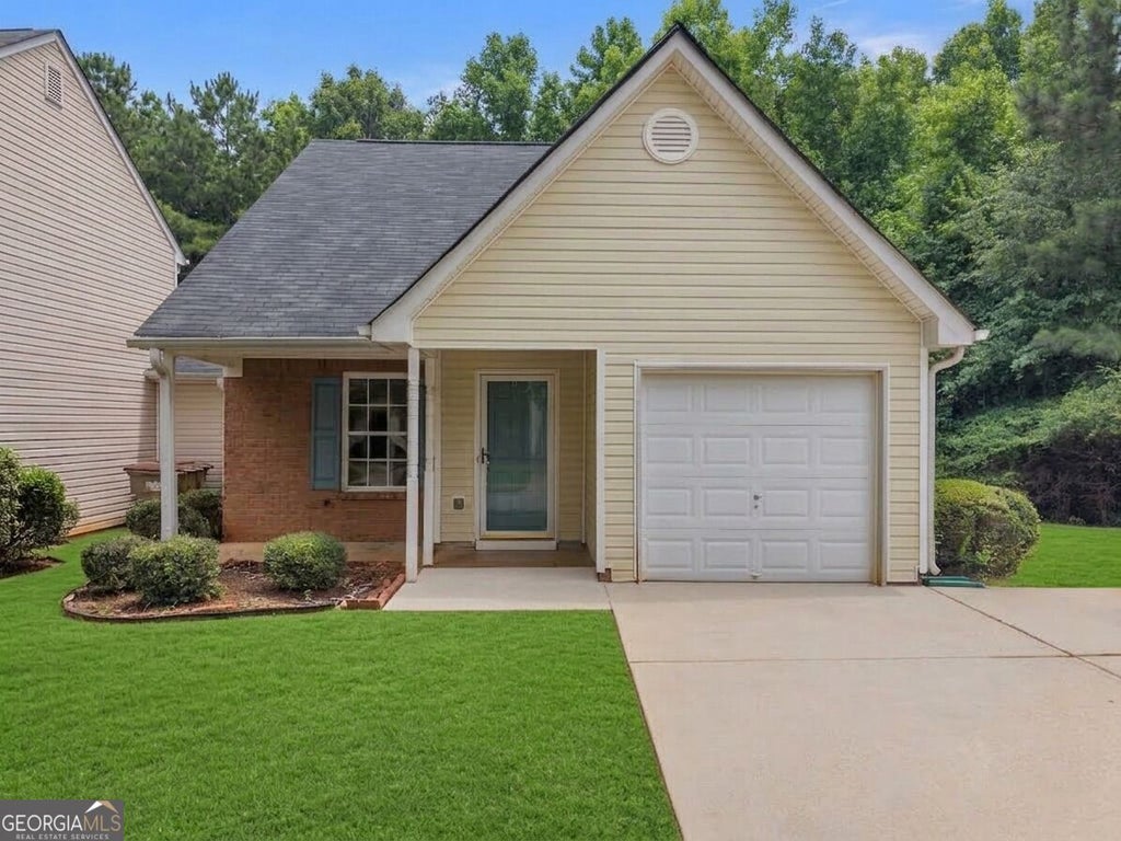 Photo of 167 London Dr, McDonough, GA 30253 (MLS # 10851963)