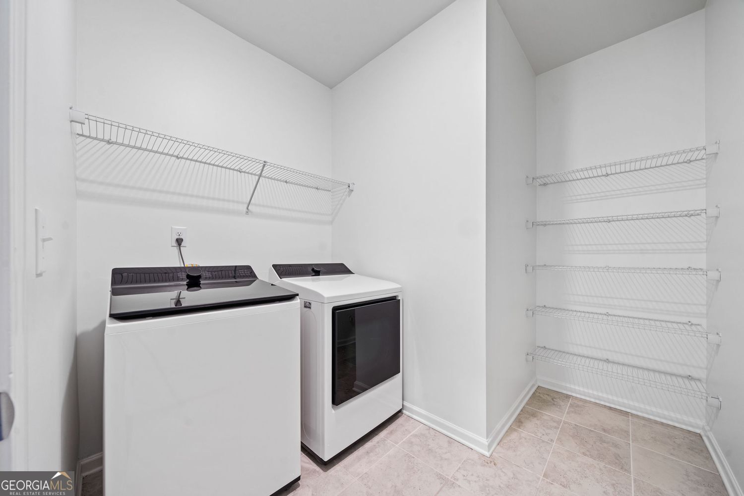 Doraville, Georgia 30360, United States, 4 Bedrooms Bedrooms, ,4 BathroomsBathrooms,Residential,Active,146928