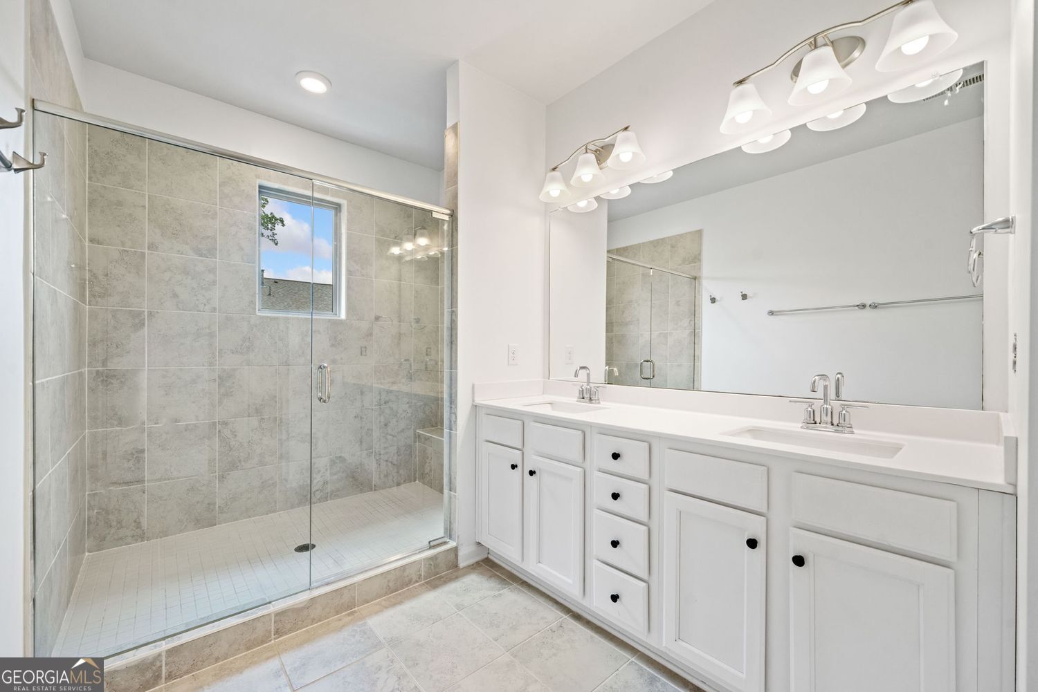 Doraville, Georgia 30360, United States, 4 Bedrooms Bedrooms, ,4 BathroomsBathrooms,Residential,Active,146928