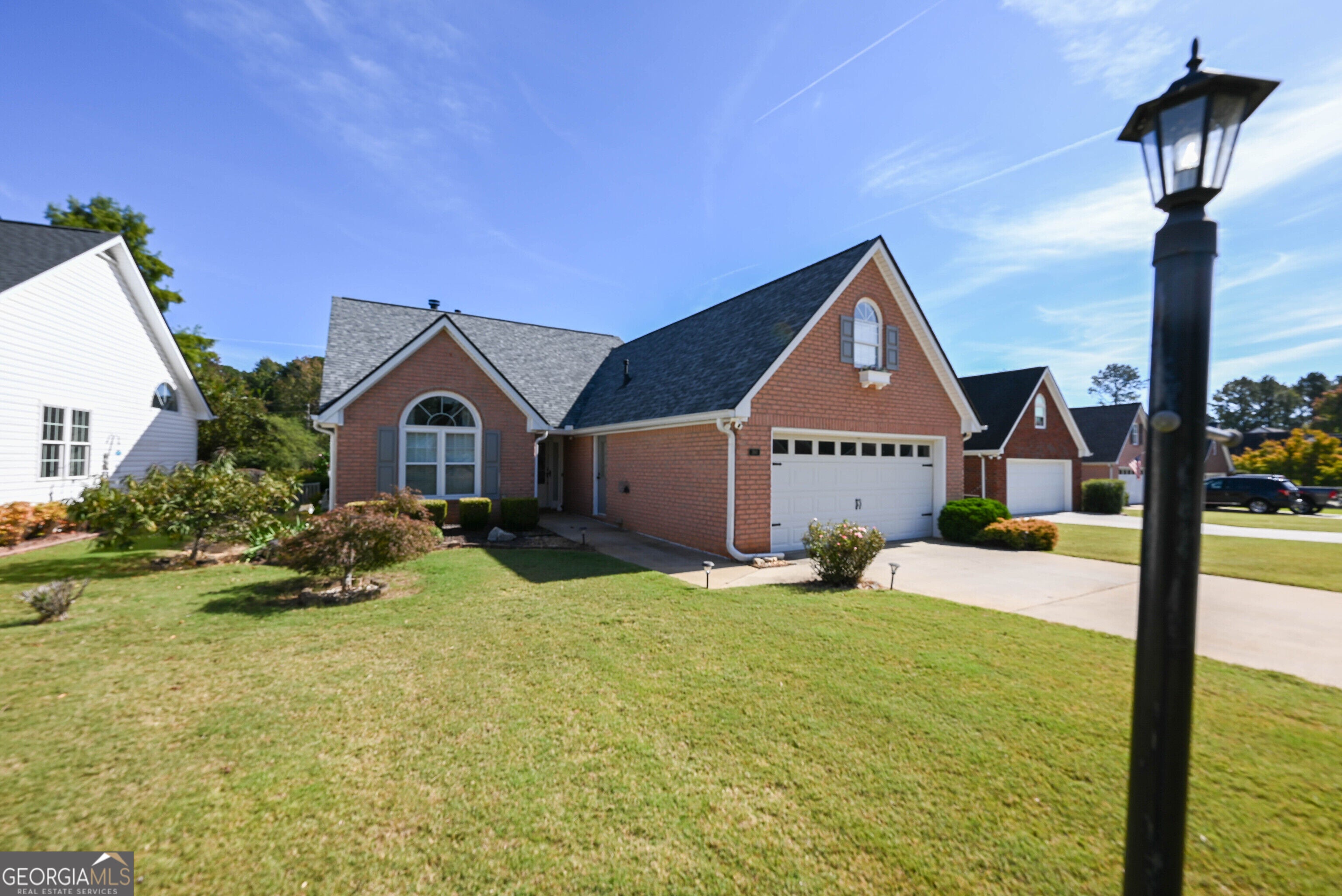 390 Fairway CT