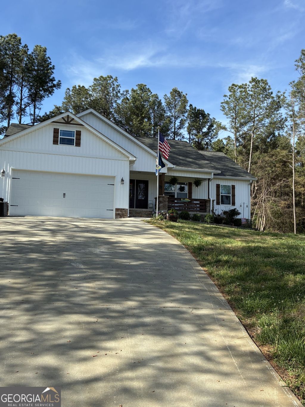 Photo of 287 Bell Loop, Chatsworth, GA 30705 (MLS # 10730371)