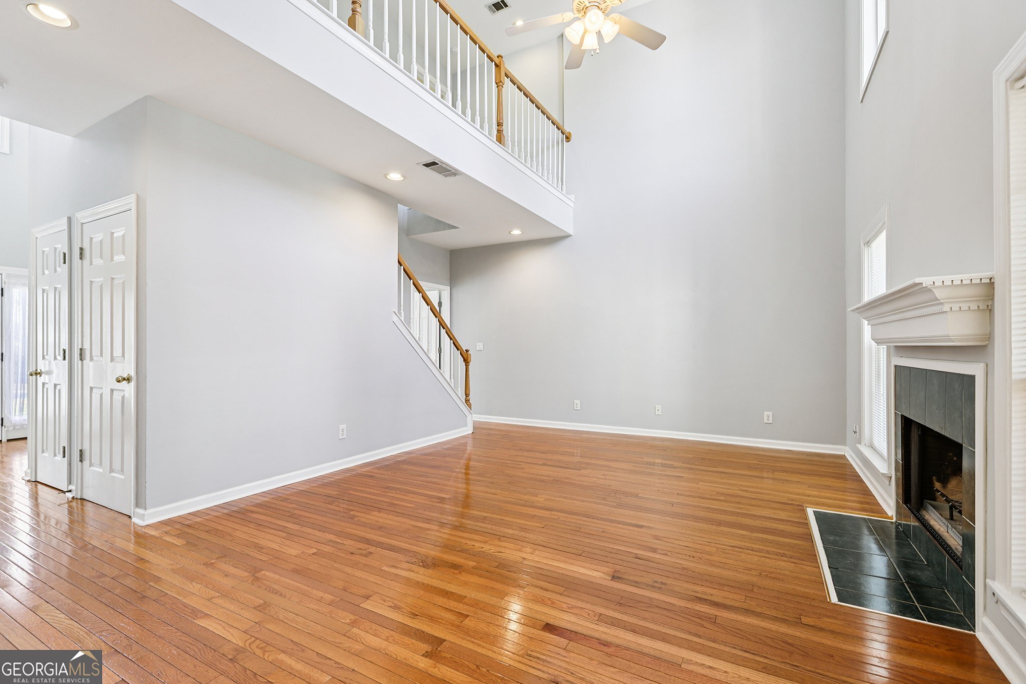 2660 Peregrine CT
