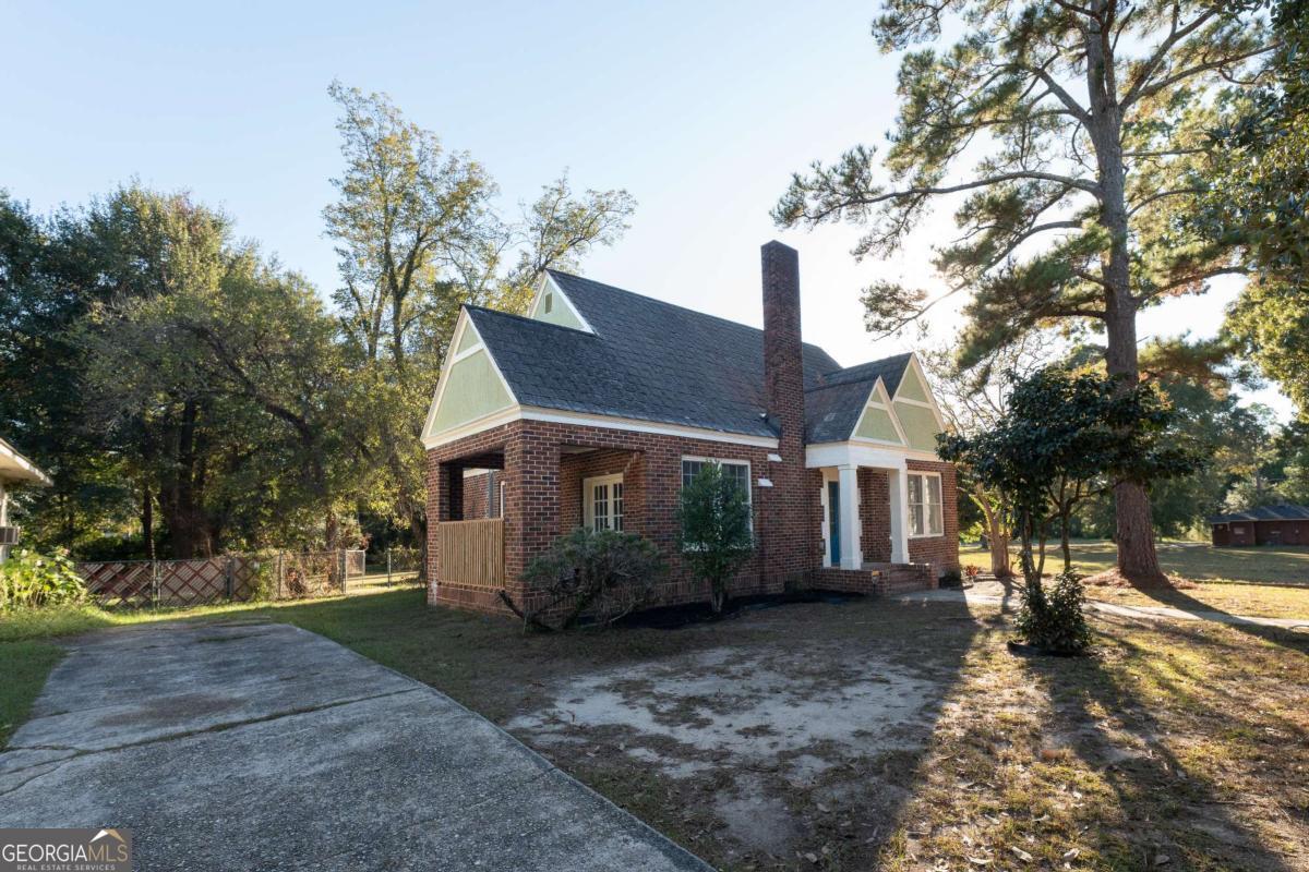 622 Whitney AVE