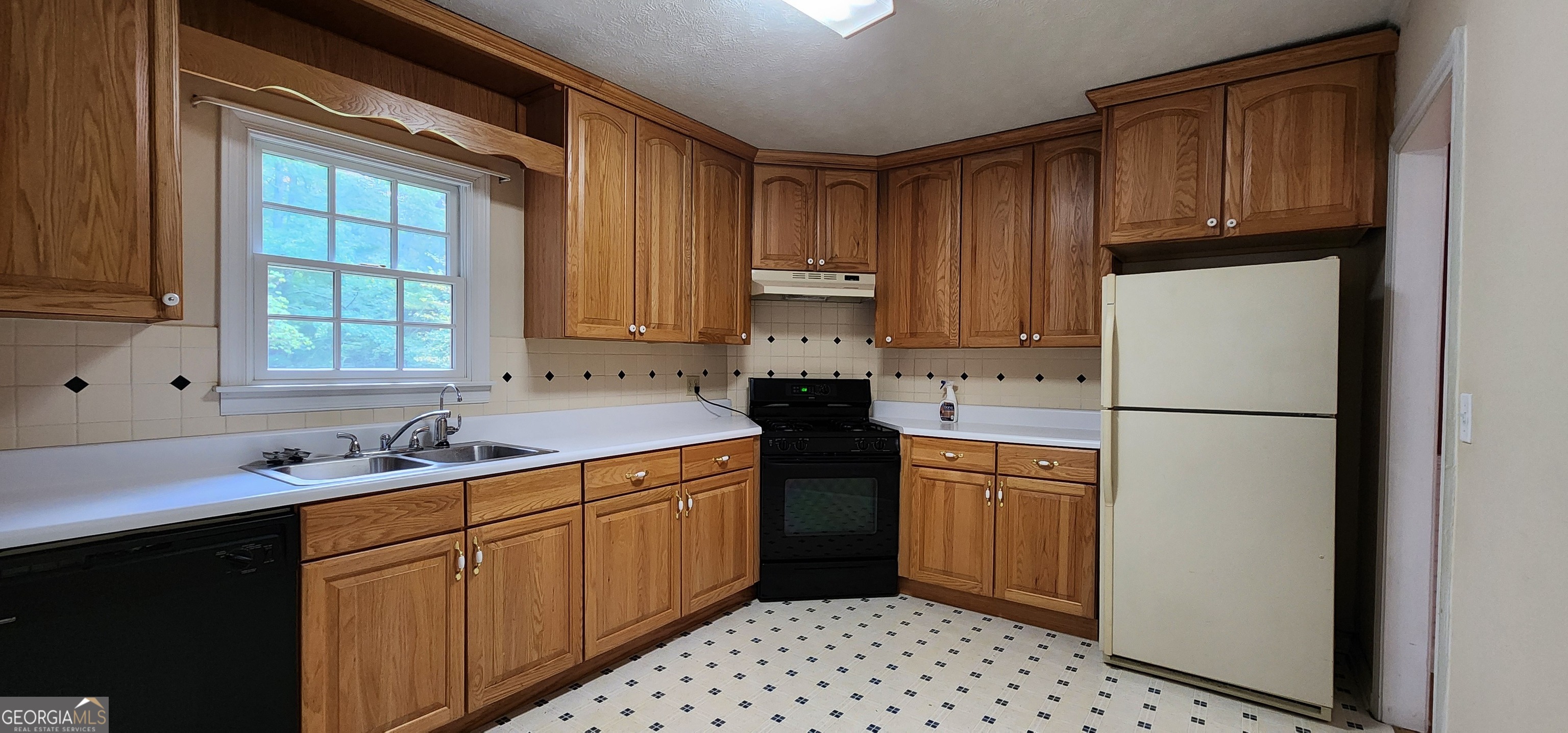 Conyers, Georgia 30013, United States, 3 Bedrooms Bedrooms, ,2 BathroomsBathrooms,Residential,Active,88860