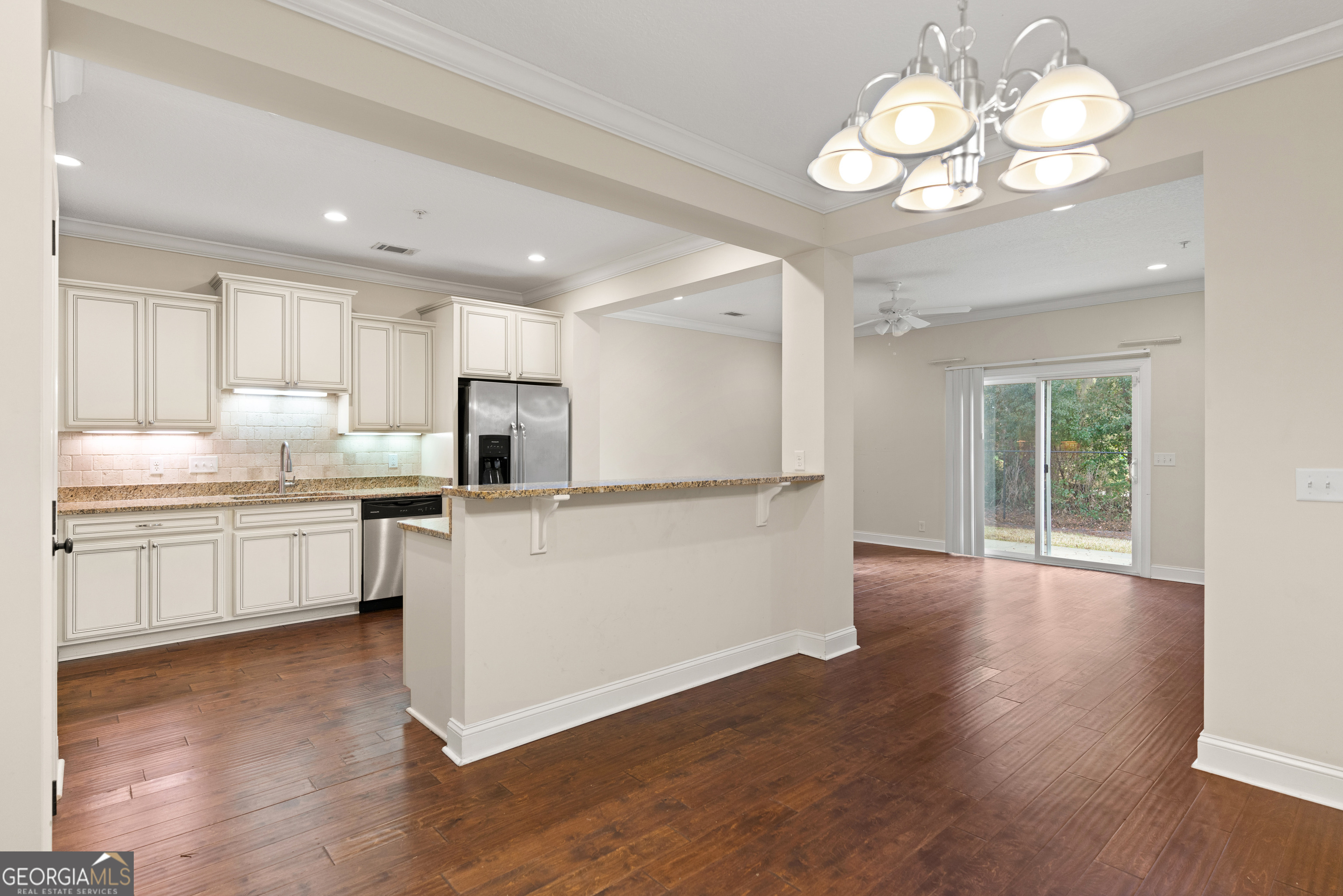 1407 Reserve CT