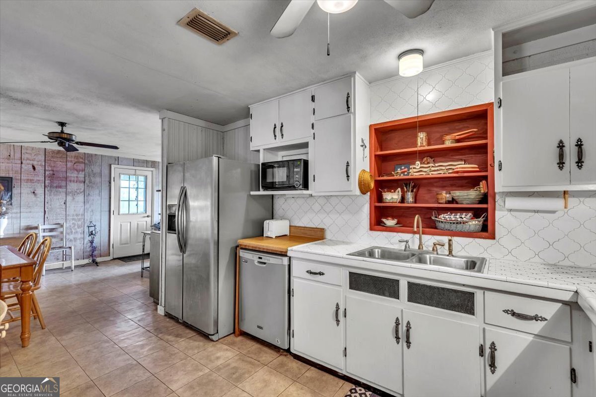 523 Hickory Bluff DR