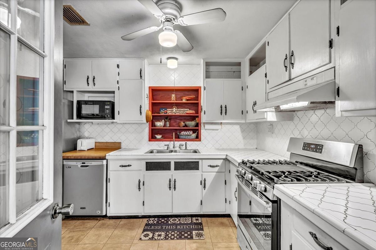 523 Hickory Bluff DR