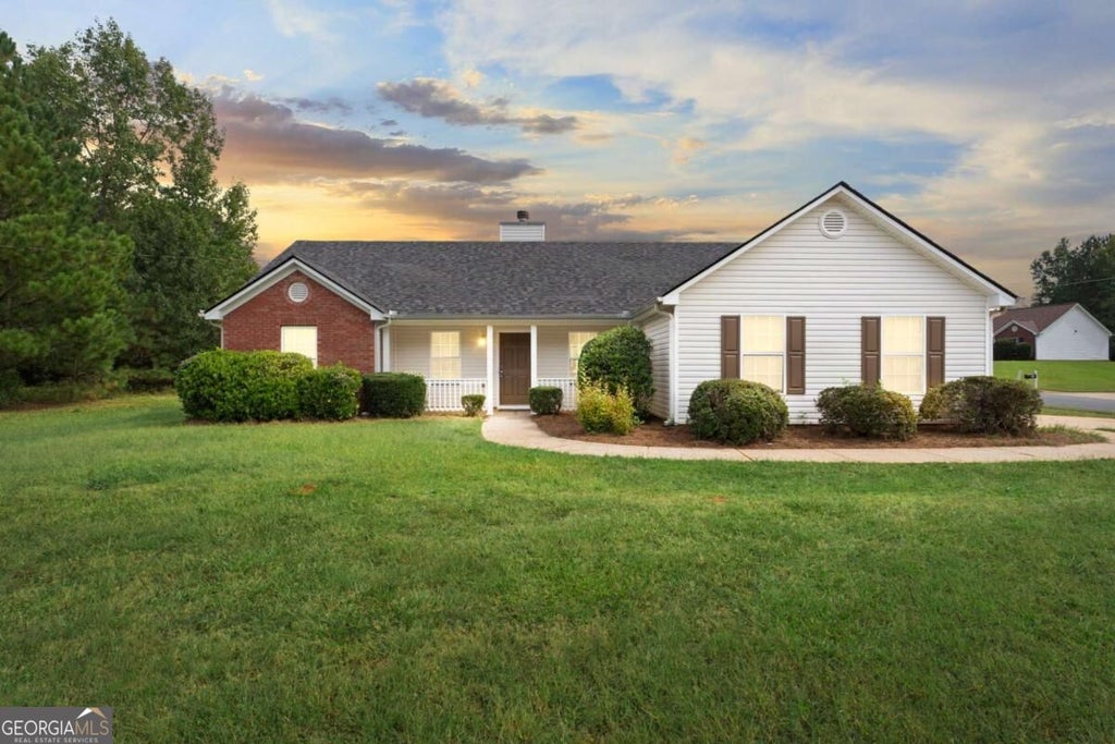 Photo of 15 Amber Way, Covington, GA 30016 (MLS # 10870547)