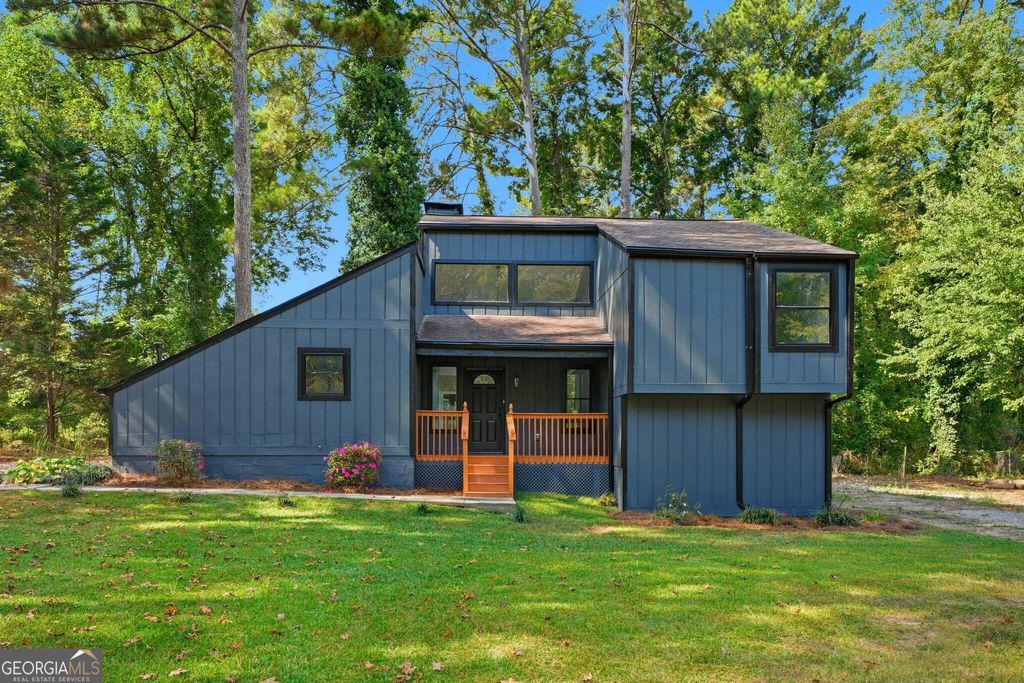 Photo of 210 Rosewood Drive, Fayetteville, GA 20214 (MLS # 10629833)