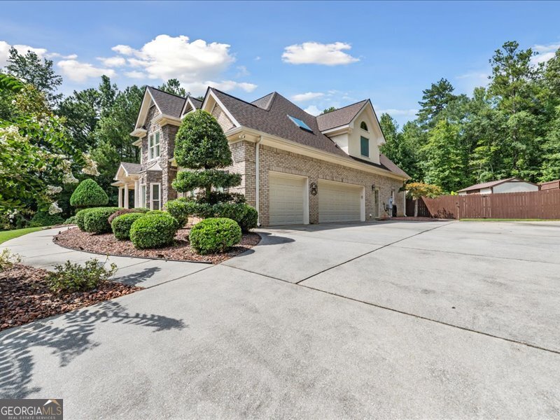 90 Oak Forest DR